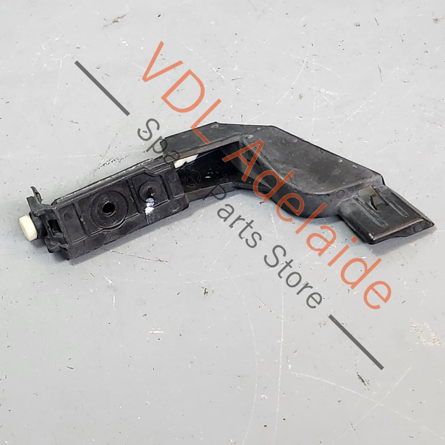 8K5807890A Audi A4 B8 8K Rear Bumper Carrier Guide Upper Right Section Bracket 8K5807890A