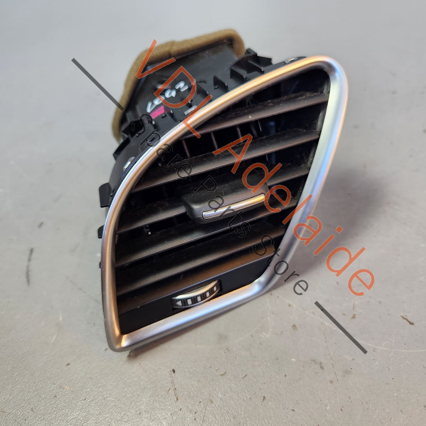 8T2820901GWVF 8T2820901G Audi A4 B8 8K Left Passenger Dash Air AC Vent RHD 8T2820901G