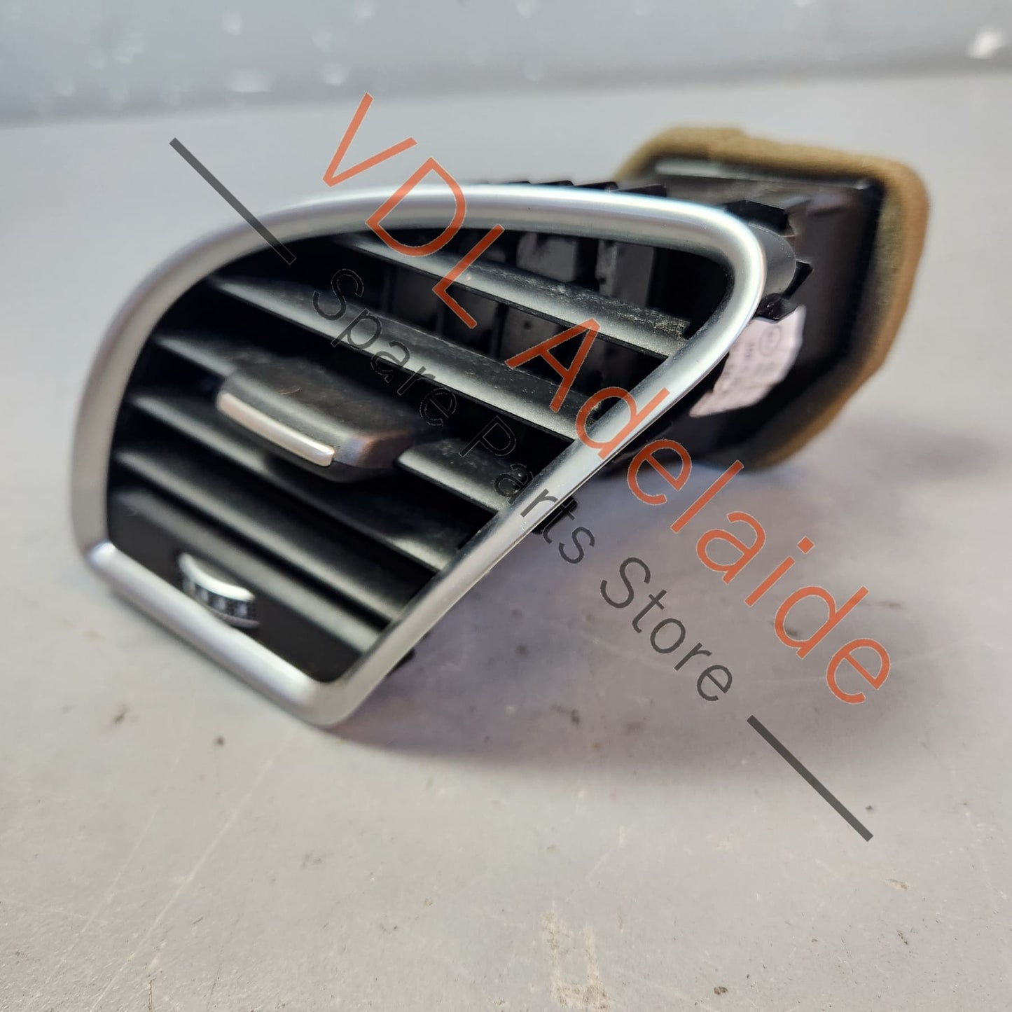 8T2820901GWVF 8T2820901G Audi A4 B8 8K Left Passenger Dash Air AC Vent RHD 8T2820901G