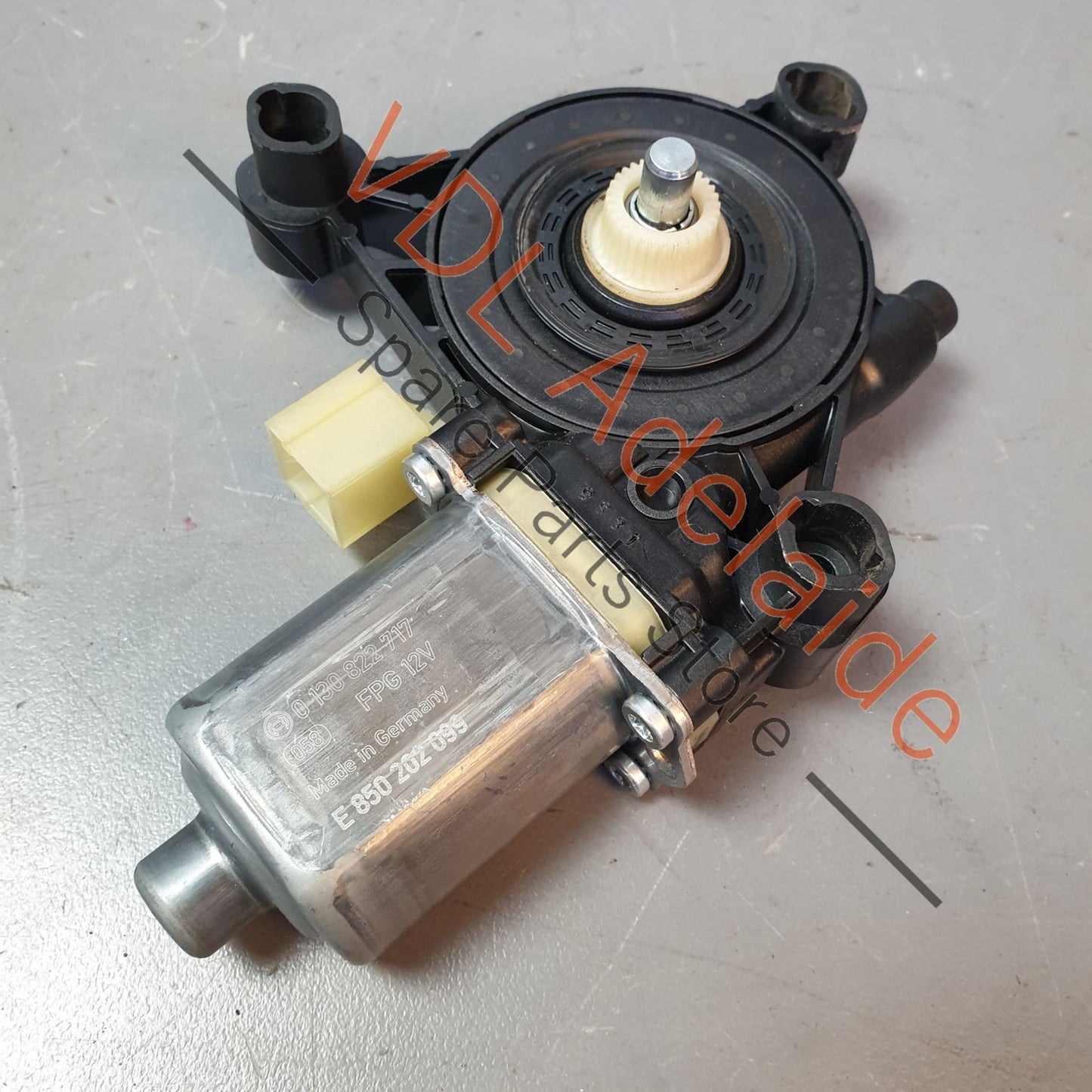 Audi RS3 S3 A3 8V Front Right Window Regulator Motor 5Q0959801B