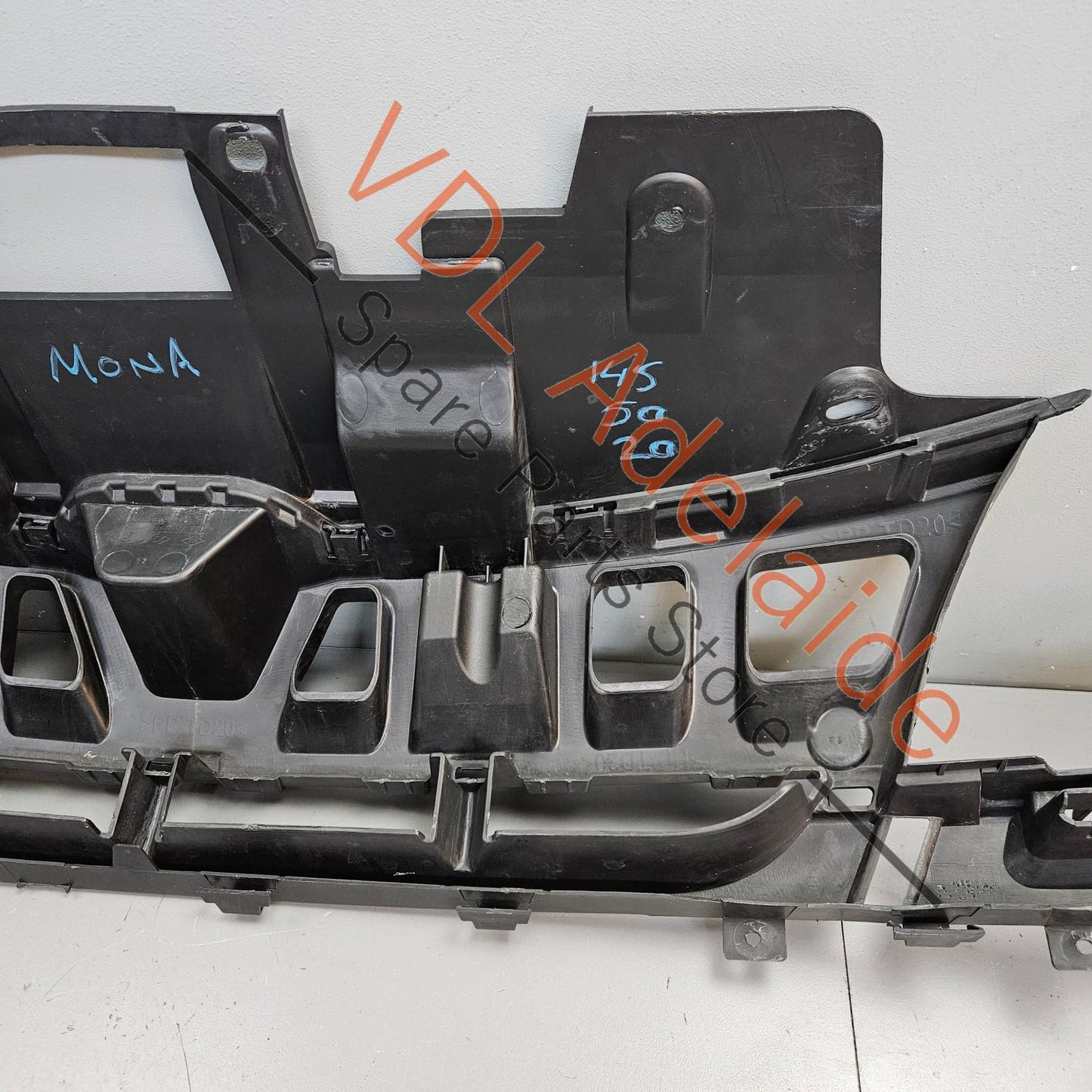620229553R Renault Megane RS250 Front Bumper Backing Mounting Bracket Radiator Trim with ECU Vent Hole