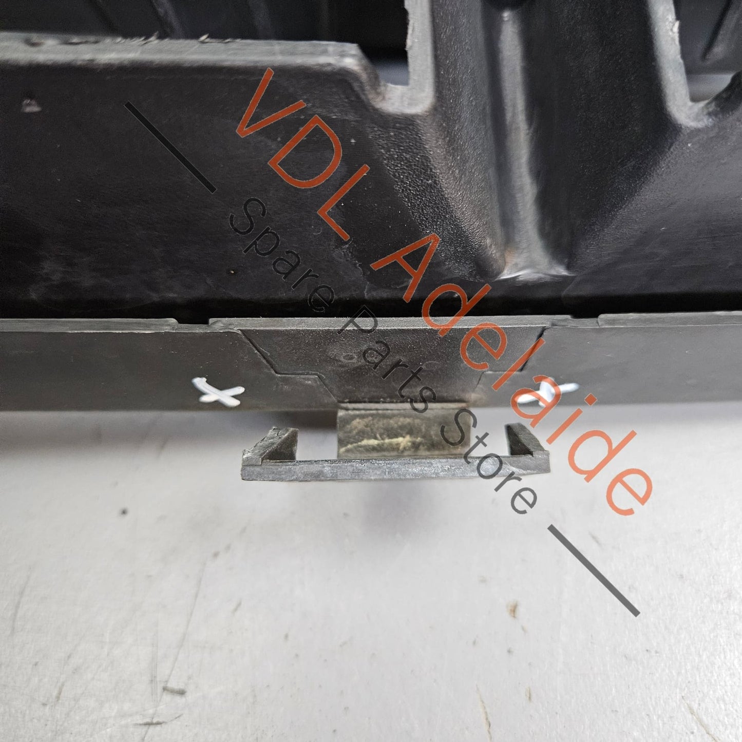 620229553R Renault Megane RS250 Front Bumper Backing Mounting Bracket Radiator Trim with ECU Vent Hole