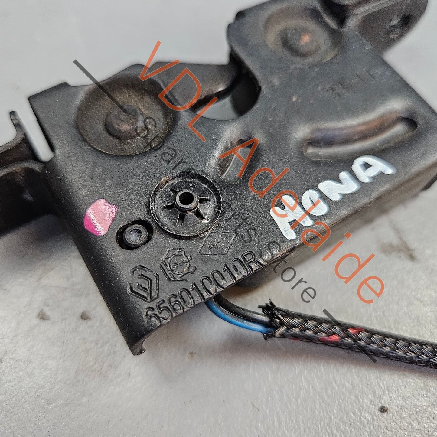 856010010R Nissan / Renault Megane 3 Bonnet Catch Latch 856010010R