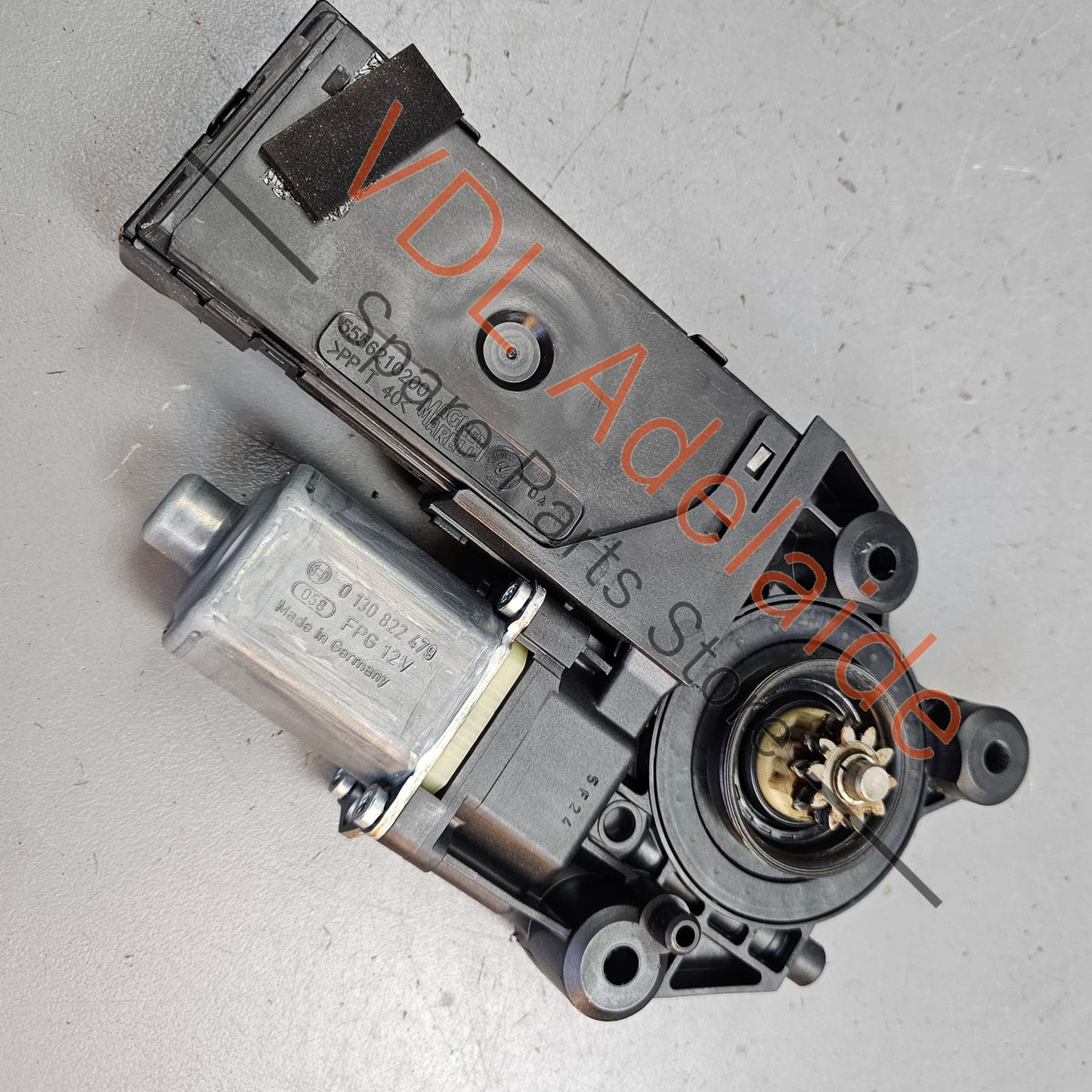 807306959R Renault Megane Clio Drivers Side Window Motor 807306959R