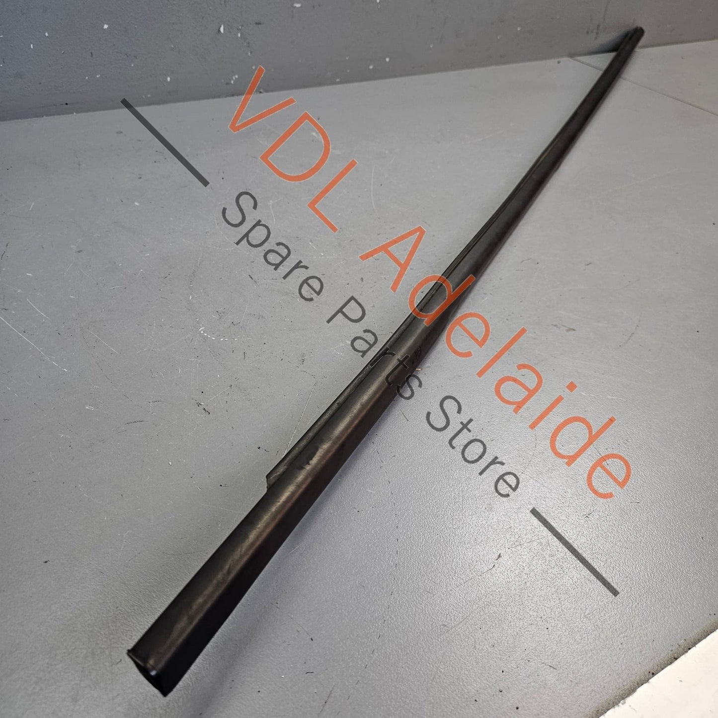 768600006R Renault Megane 3 Coupe Right Exterior Window Slot Aperture Seal Trim Molding 768600006R