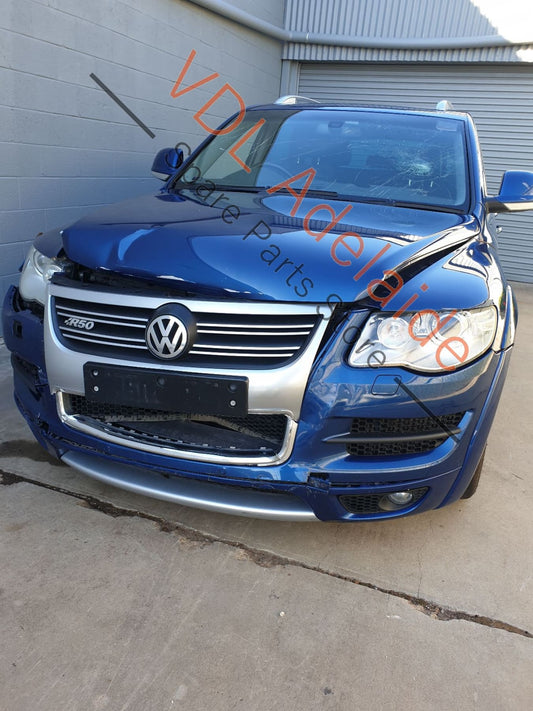 7L9881901P VW Touareg 7L R50 Front Seat Headrest