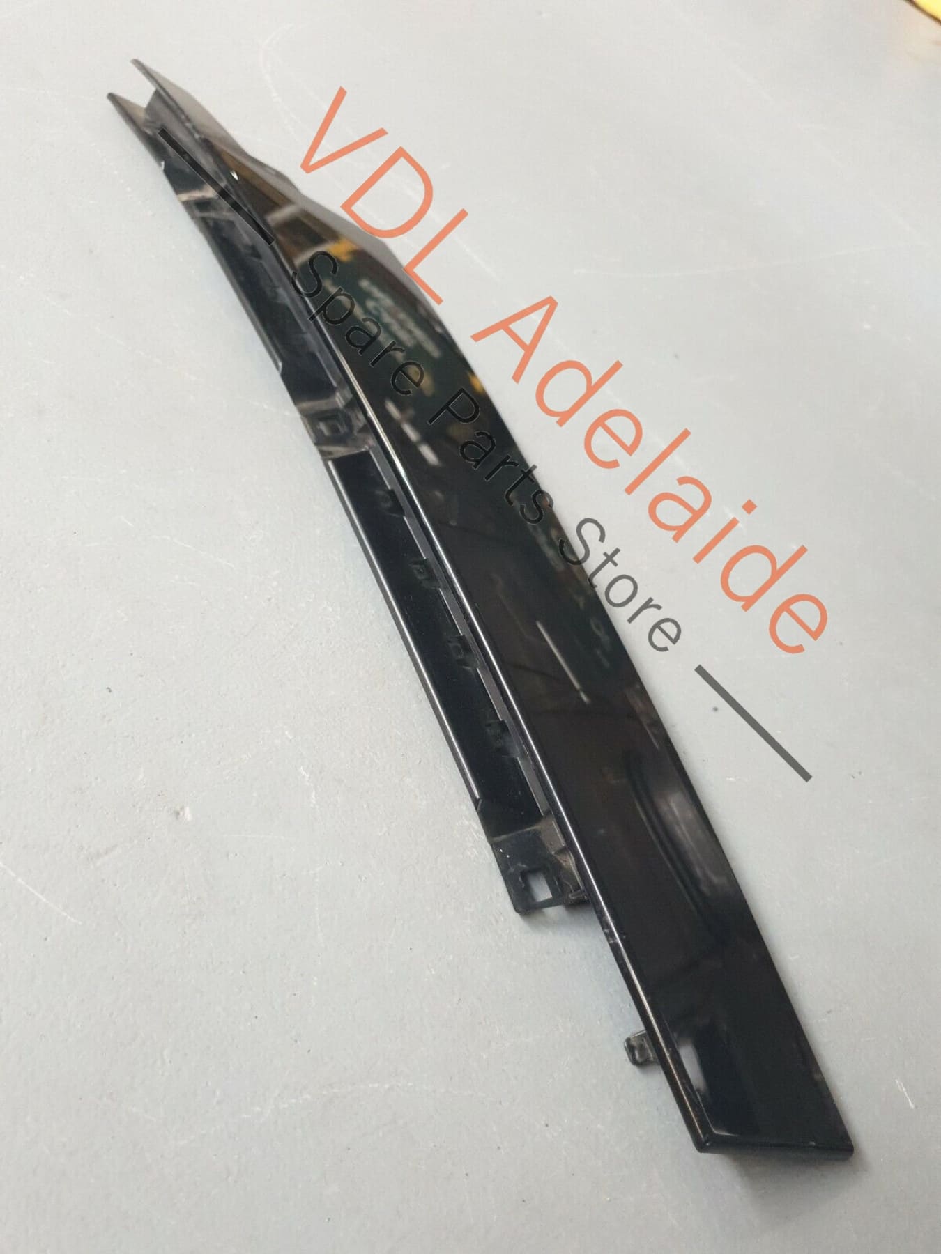 VW Passat B8 3G Front Right Exterior Door B-Pillar Black Trim 3G0837902T PAT2 3G0837902T
