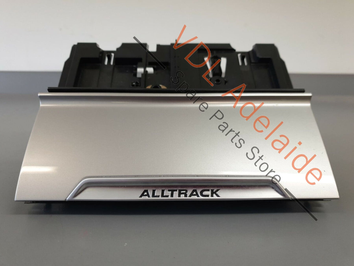 VW Passat Alltrack B8 3G Front Centre Console Storage 12V Outlet 3G2863284 PAT2 3G2863284