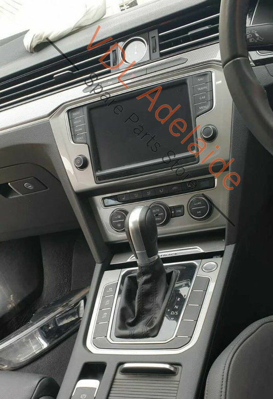 VW Passat Alltrack B8 3G Front Centre Console Storage 12V Outlet 3G2863284 PAT2 3G2863284