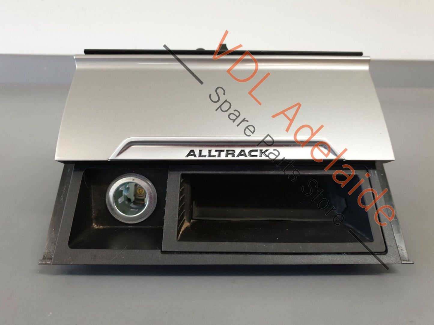 VW Passat Alltrack B8 3G Front Centre Console Storage 12V Outlet 3G2863284 PAT2 3G2863284