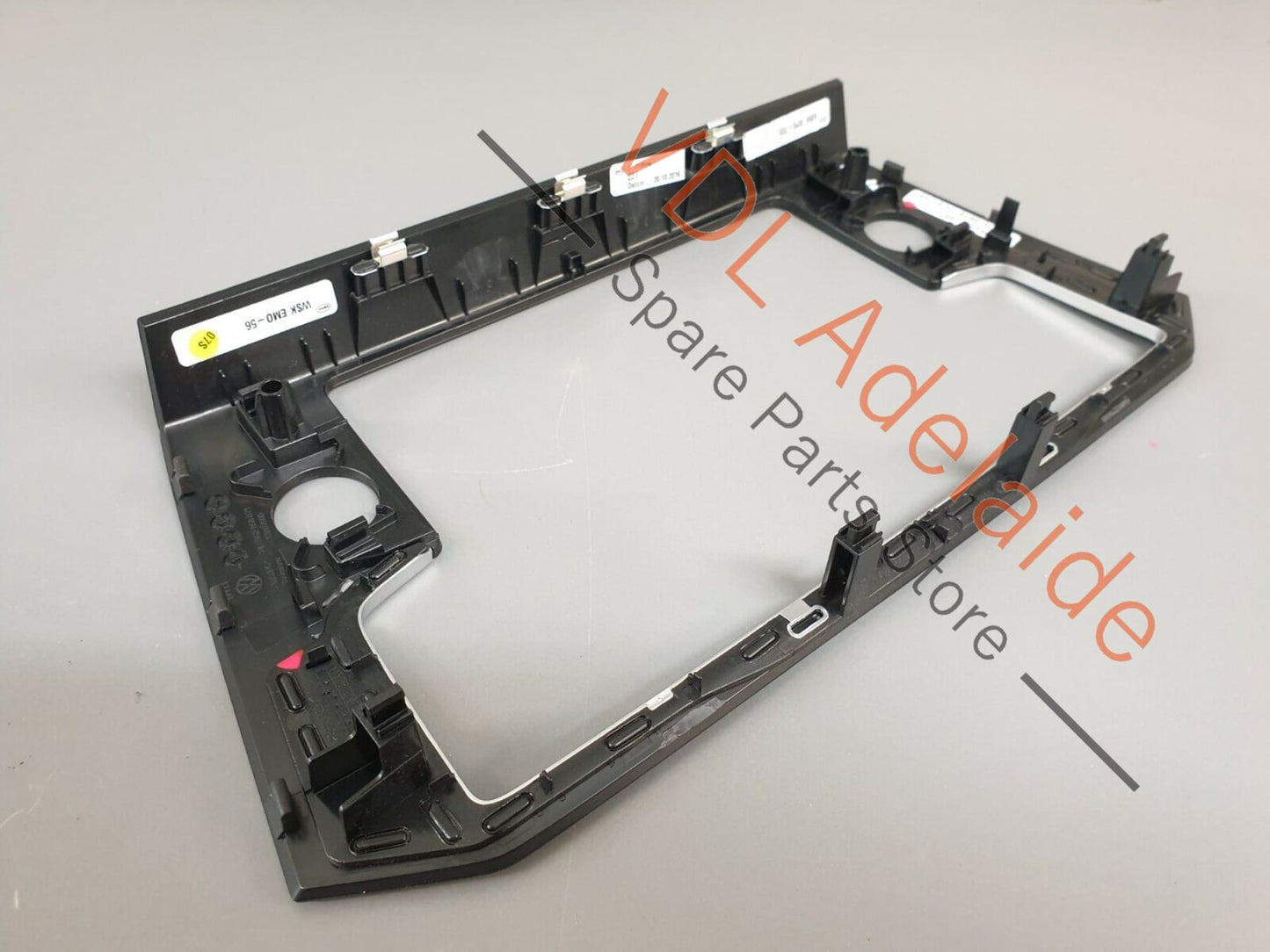 VW Passat R B8 3G Head Unit Screen Surround Dash Centre Trim 3G2858069D PAT3 3G2858069D
