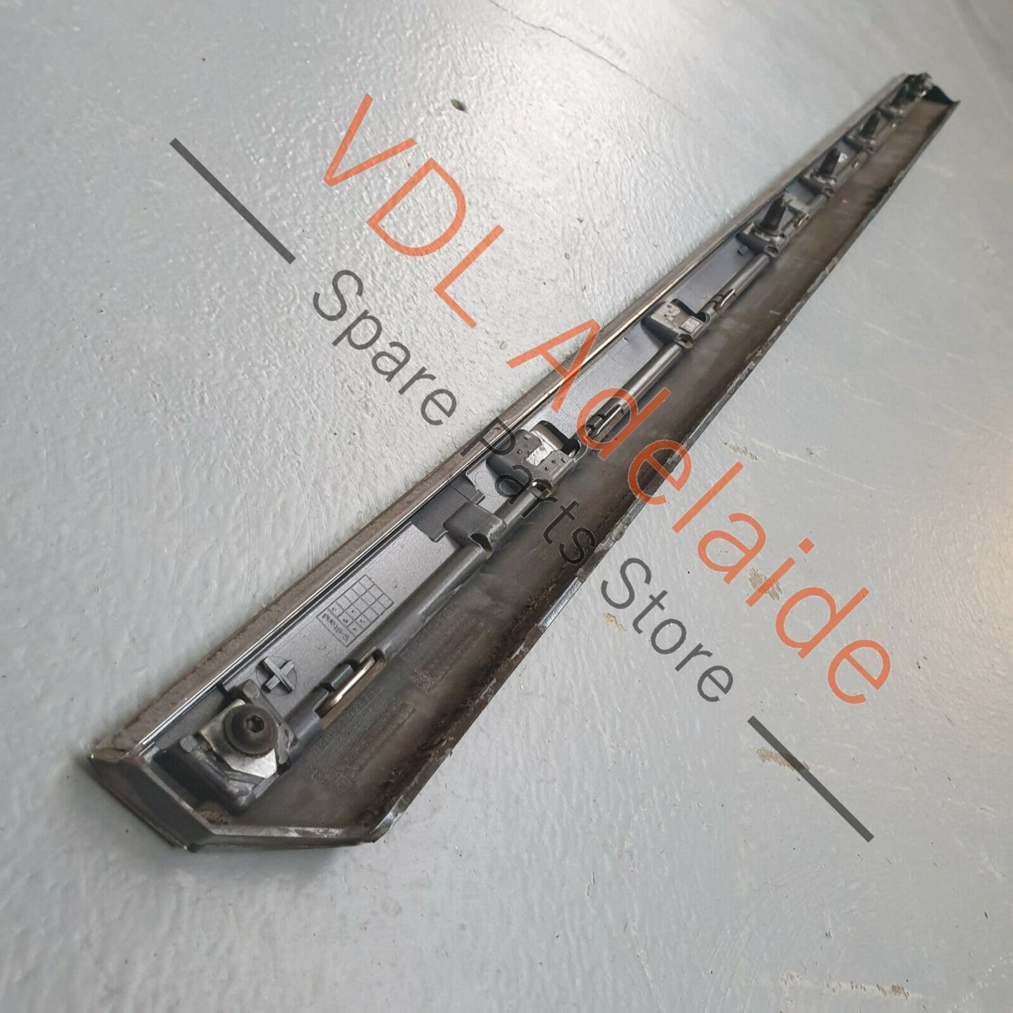 VW Passat R-Line B8 3G Sedan Front Right Door Lower Moulding 3G0854940D PAT3 3G0854940D