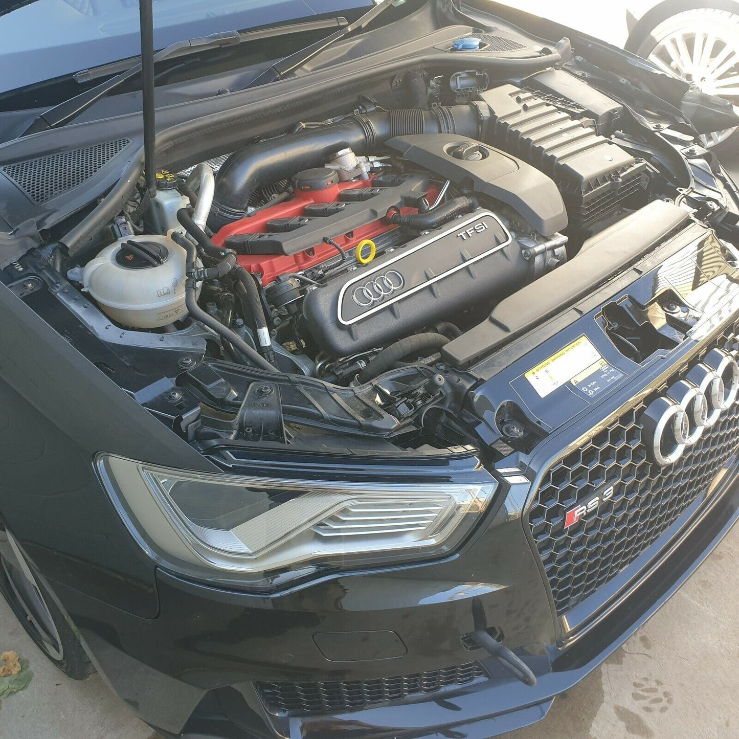 Audi RS3 8V Rear Hatch Right Upper Aerial Amplifier 8V4035225D