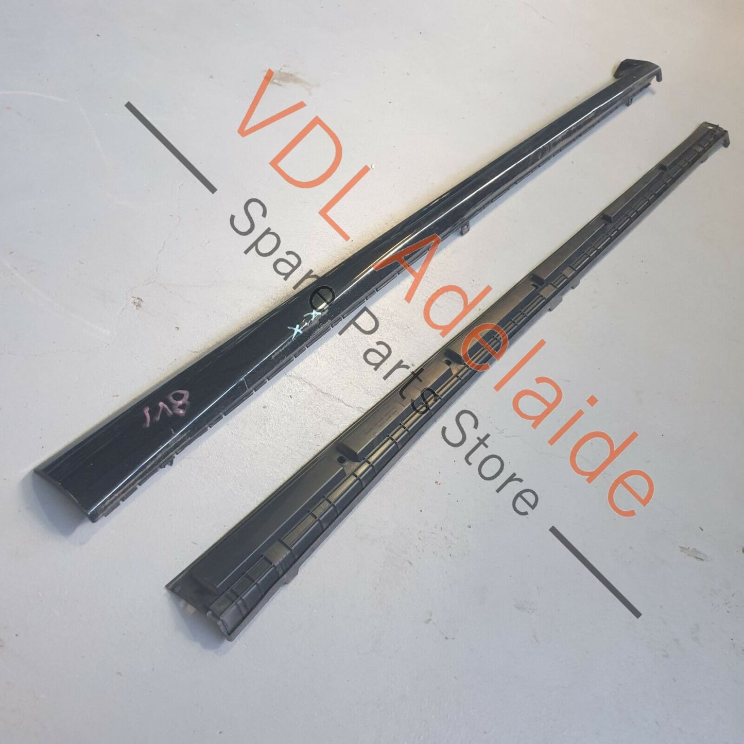 Audi RS3 8V Side Skirt Rocker Panel Trim Moulding and Securing Strip Right RHS