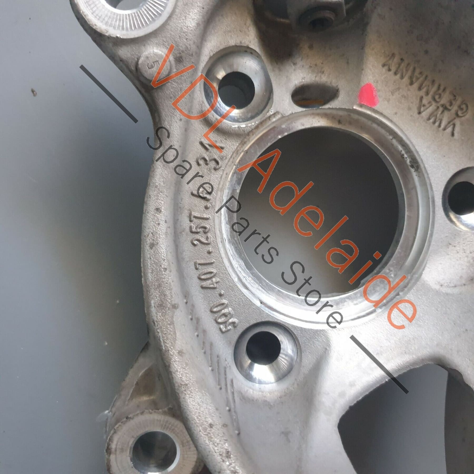 VW Tiguan R Mk2 5NA Front Left LHS Hub Wheel Bearing Housing Stub Knuckle 5Q0407257A