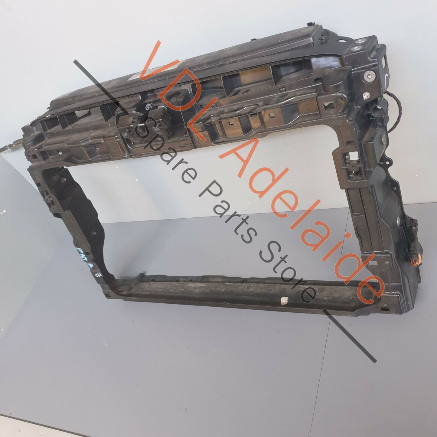 VW Passat R-Line B8 3G Radiator Support Lock Carrier 3G0805588L 3G0805588AC 3G0805588L