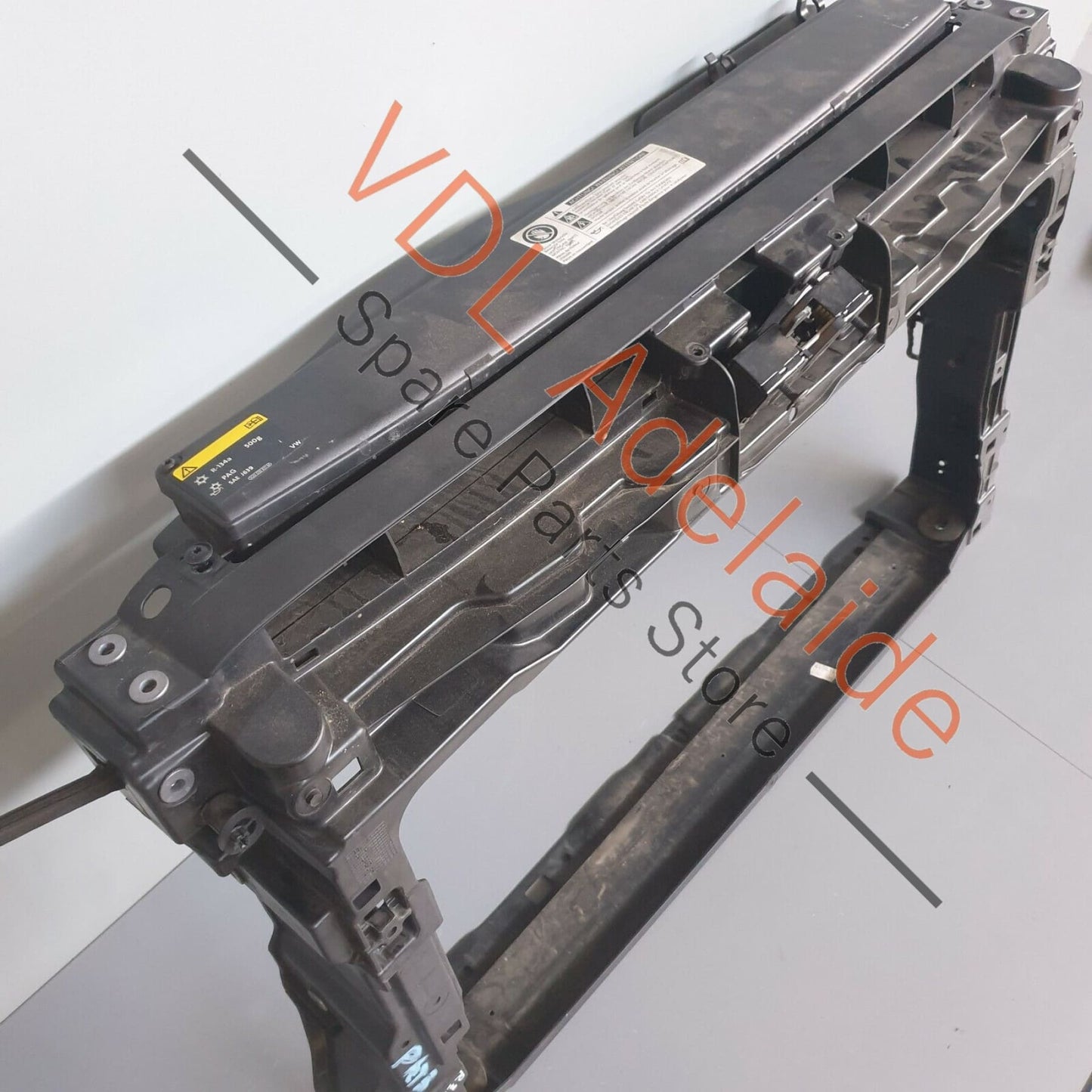 VW Passat R-Line B8 3G Radiator Support Lock Carrier 3G0805588L 3G0805588AC 3G0805588L
