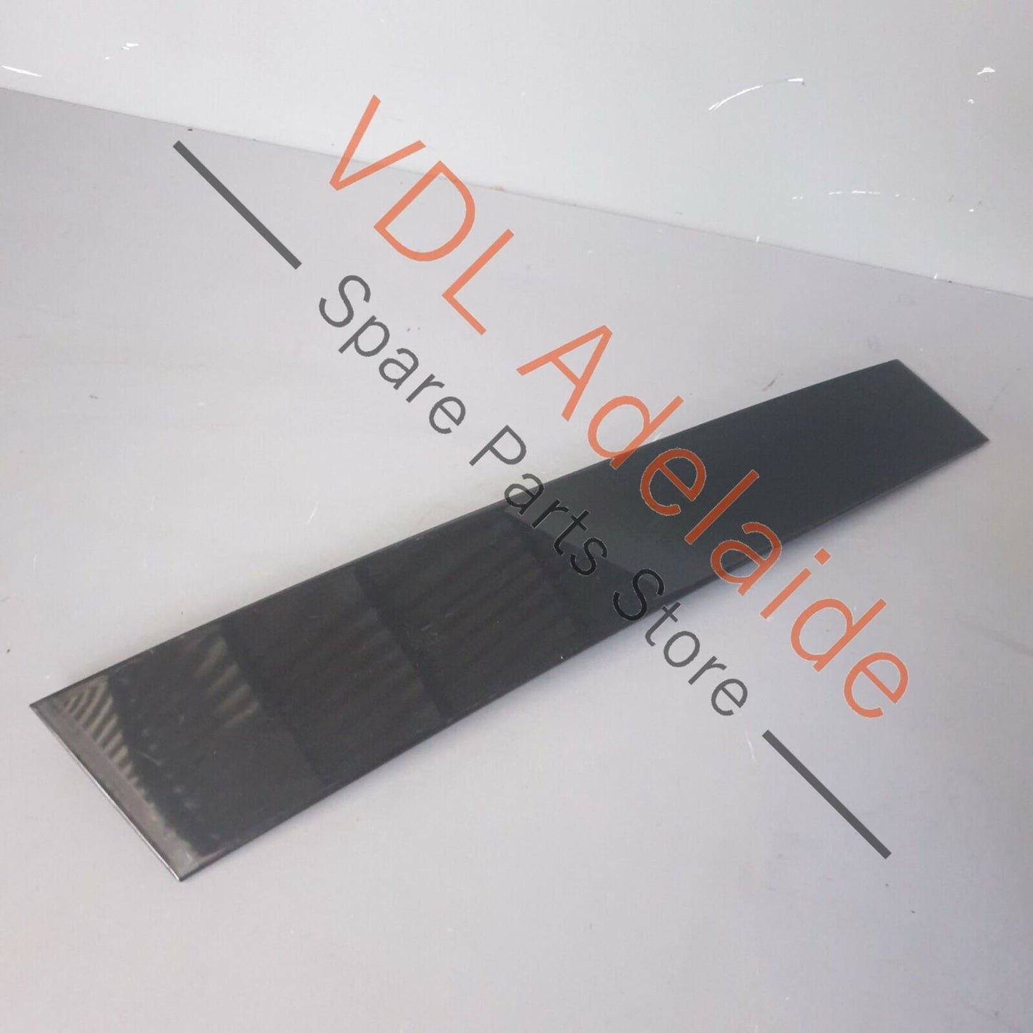 Volkswagen VW Golf Mk5 R32 Left Side Exterior Door B Pillar Trim for 2dr Models 1K3837901D