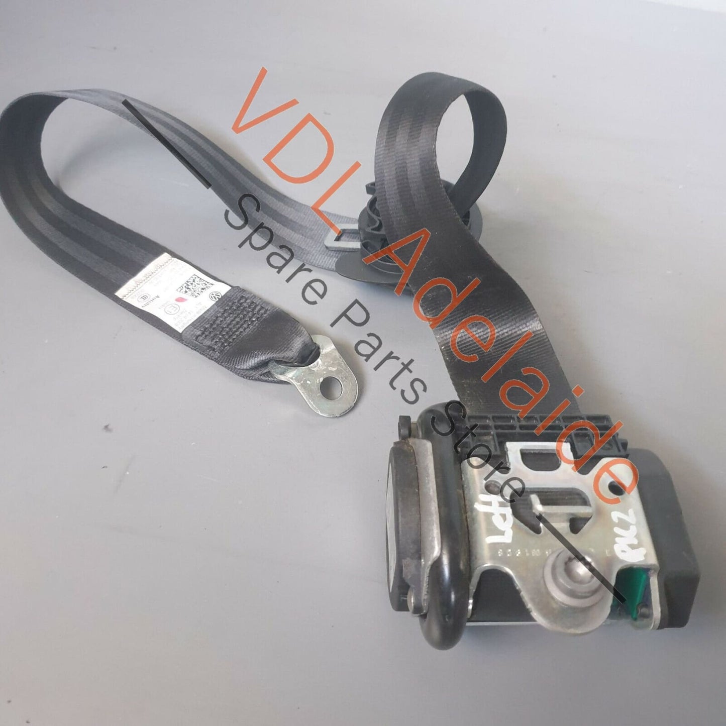 Volkswagen VW Golf Mk5 R32 Front Left Seatbelt for 4 door car RHD 1K4857705AS 1K4857705AS