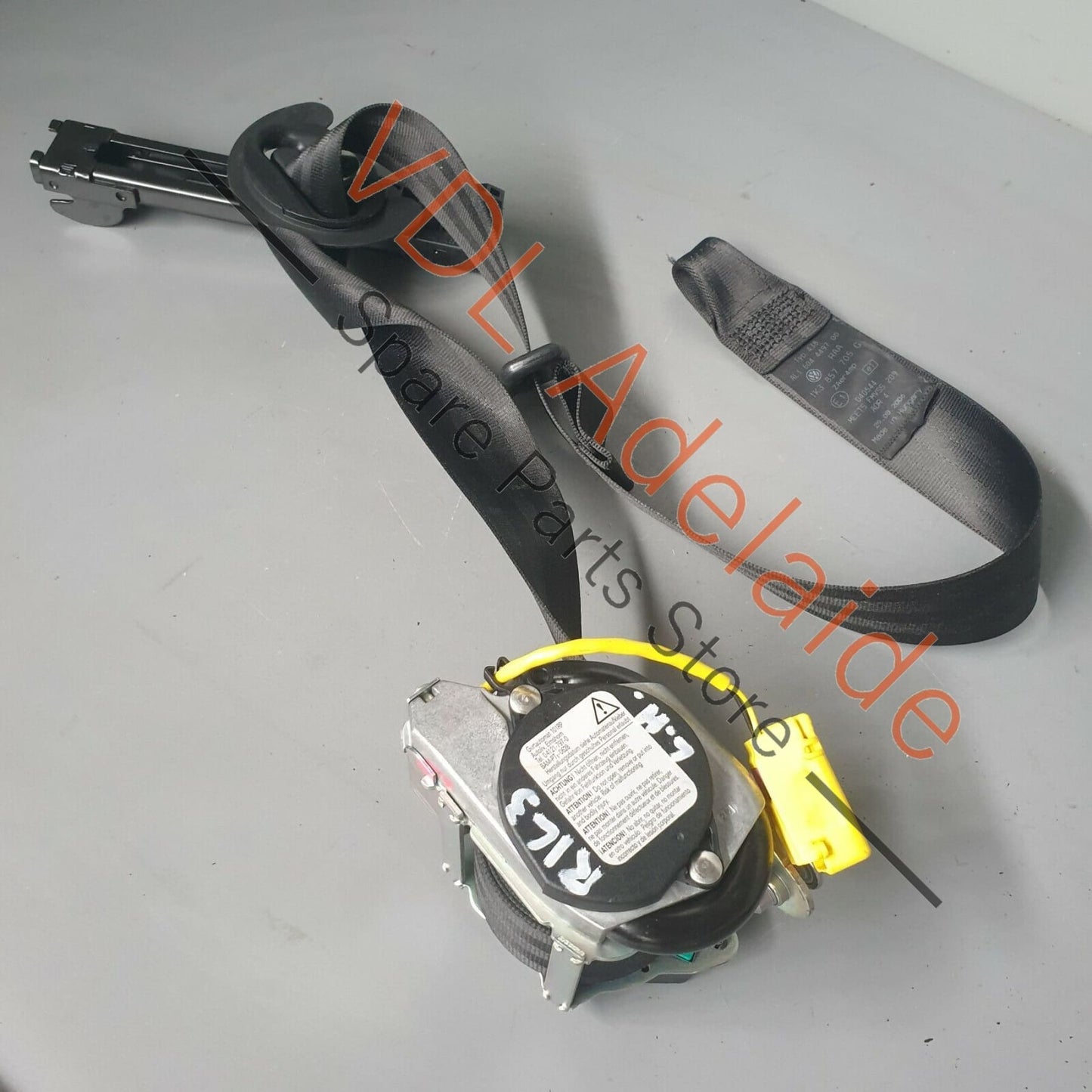 Volkswagen VW Golf Mk5 R32 Front Left Seatbelt for 2dr RHD Vehicle 1K3857705R 1K3857705R