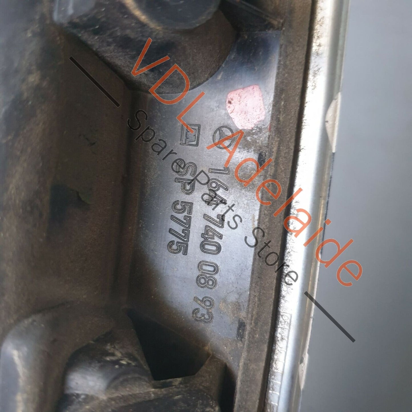 A1647400893
