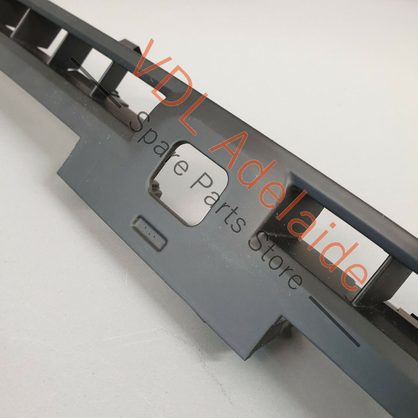 Porsche Macan 95B Dashboard Defrost Winscreen Vent Trim Panel 95B858365A 5Q0 95B858365A