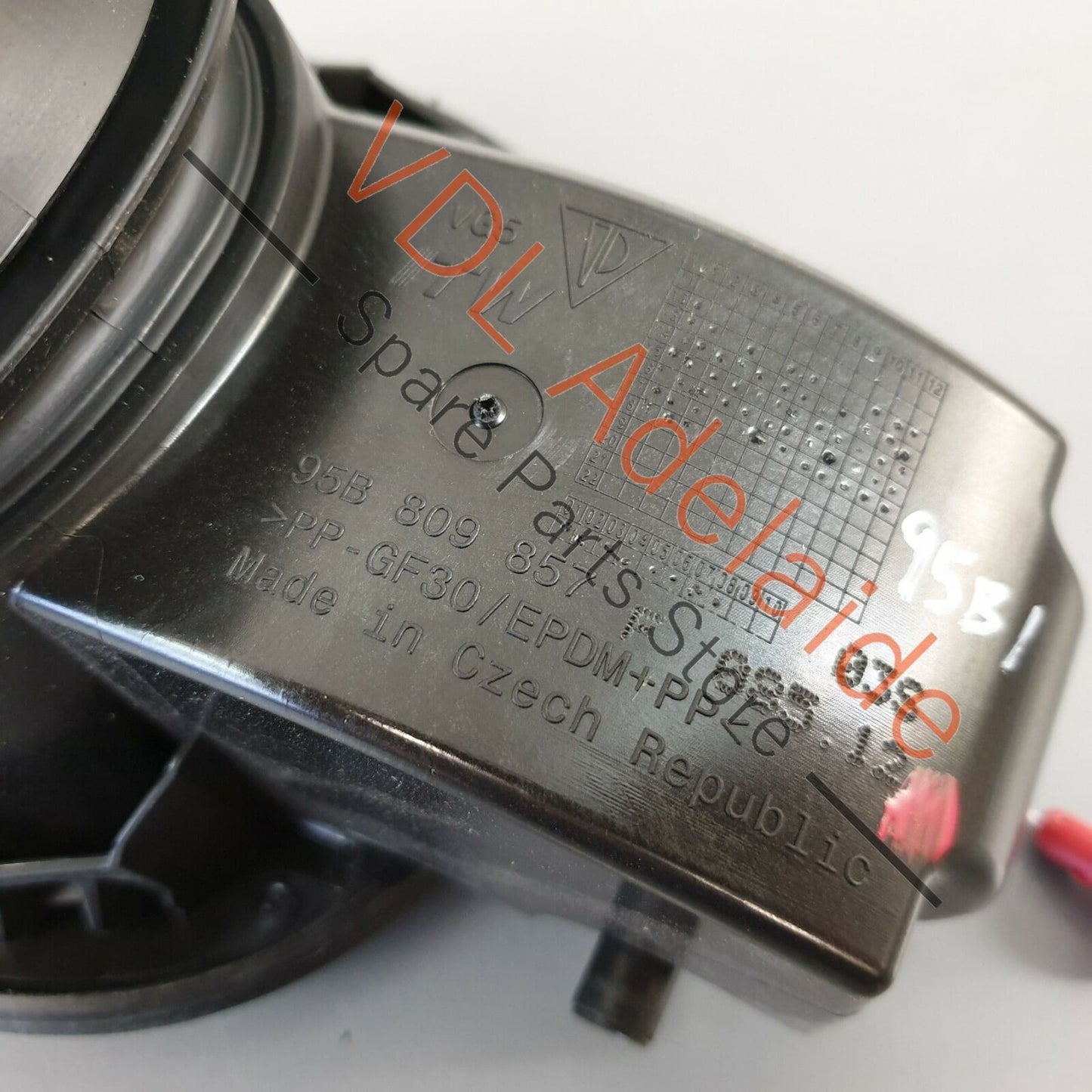 Porsche Macan 95B Fuel Filler Flap Door Cap Assembly 95B809909