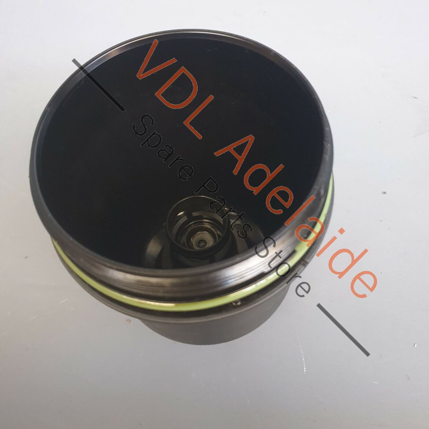 Porsche Macan 95B Engine Oil Filter Housing Cylinder 94610702275 94610702275