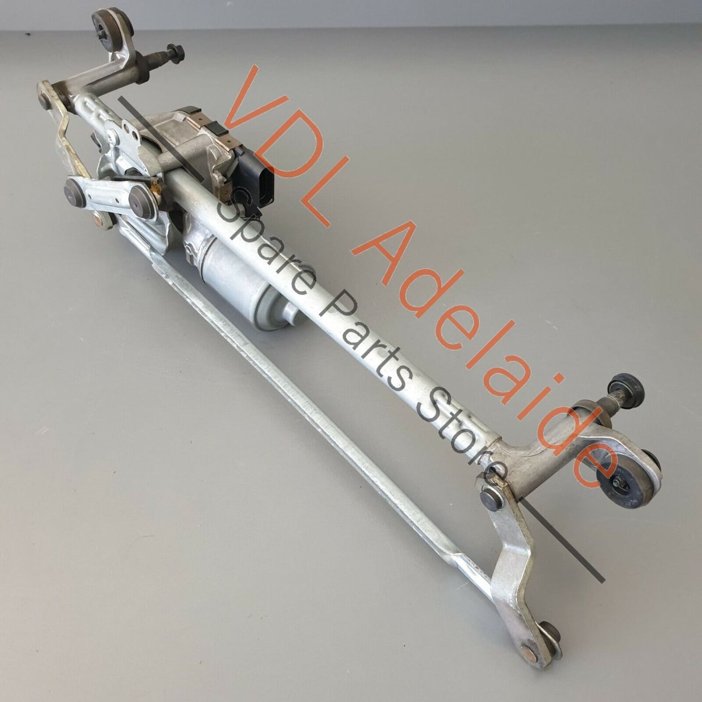 VW Golf MK7 Wagon Window Windscreen Wiper Mounting with Wiper Motor RHD Bosch 5G2955023C