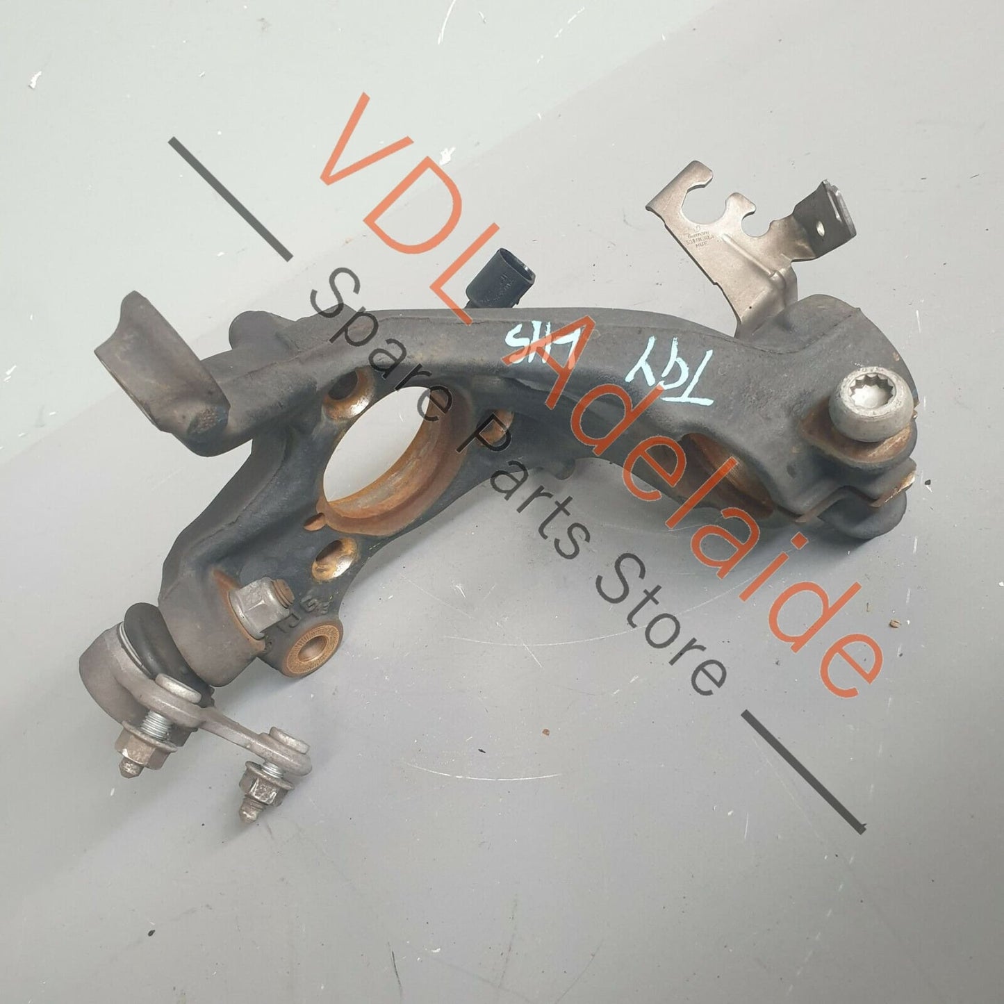 VW Golf MK7 Cast Iron Left Side Stub Axle Hub Knuckle 80mm 5Q0407255Q 5Q0407255R
