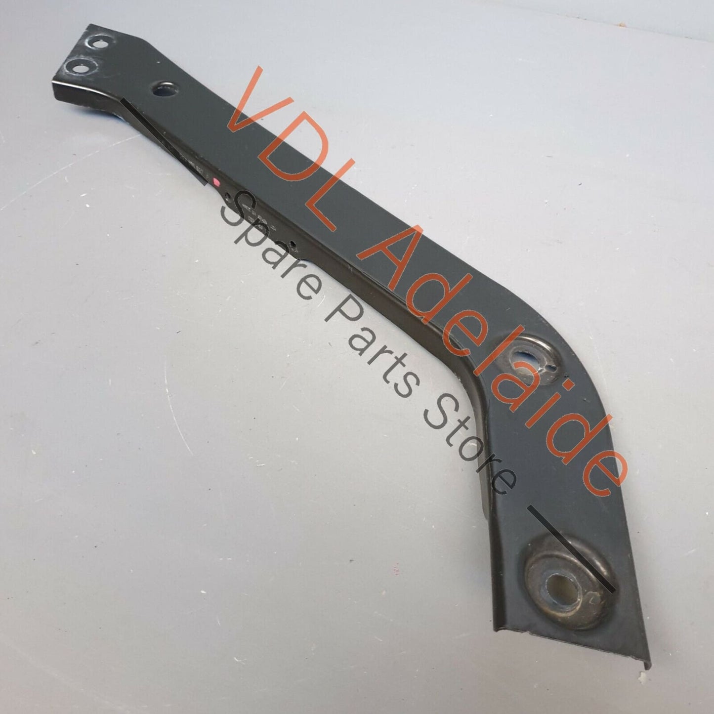 VW Tiguan MQB Mk2 Radiator Lock Carrier Right Upper Brace Support 5NA805932A 5NA805932A