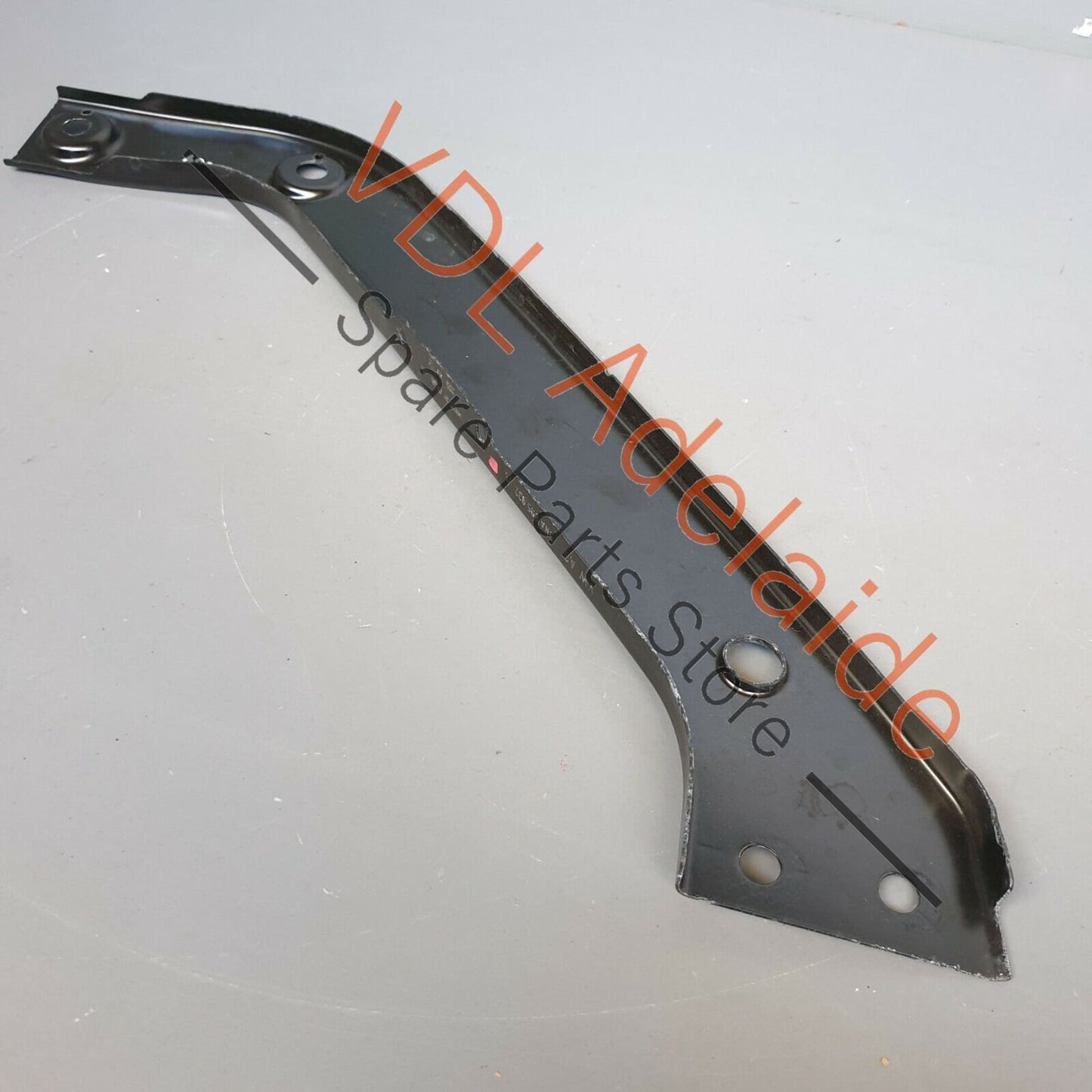 VW Tiguan MQB Mk2 Radiator Lock Carrier Right Upper Brace Support 5NA805932A 5NA805932A