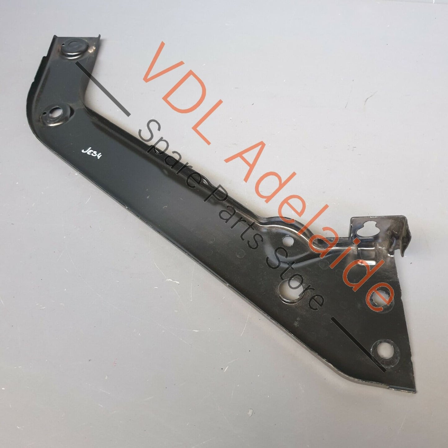 VW Tiguan MQB Mk2 Radiator Lock Carrier Left Upper Brace Support 5NA805931A 5NA805931A