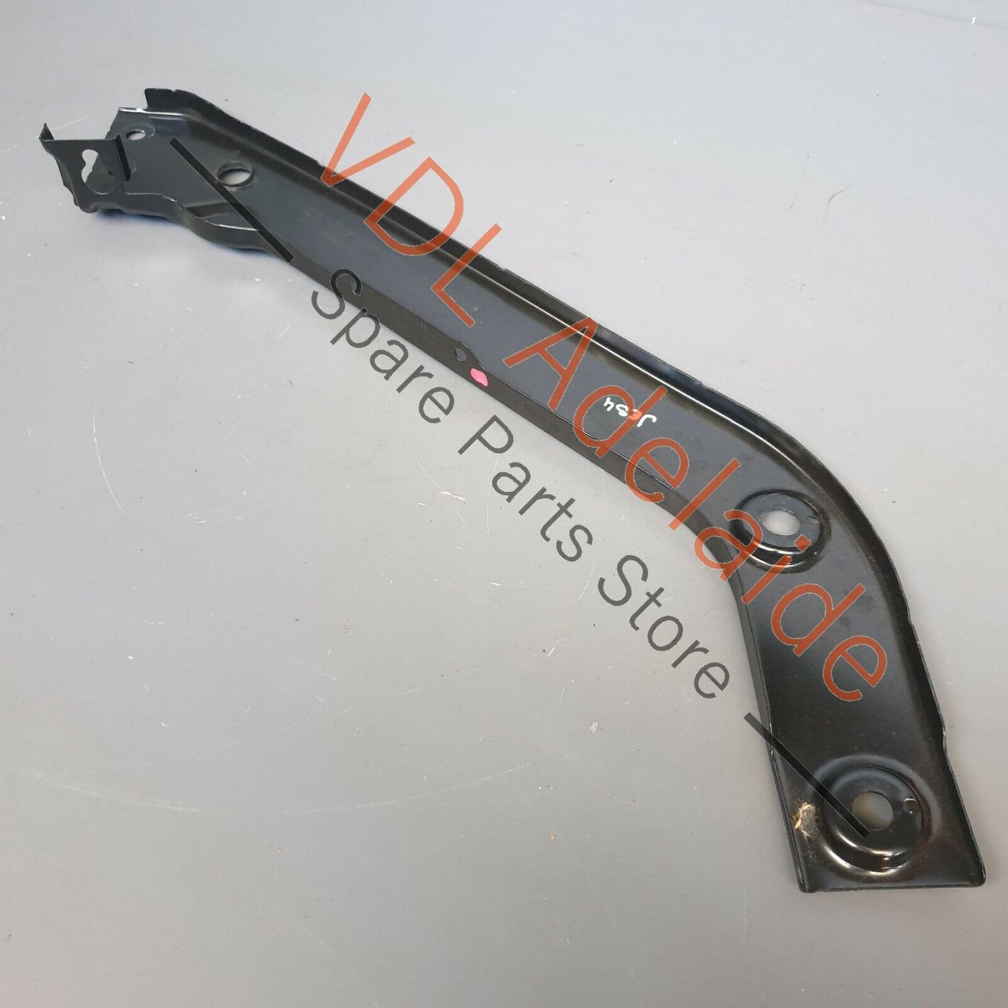 VW Tiguan MQB Mk2 Radiator Lock Carrier Left Upper Brace Support 5NA805931A 5NA805931A
