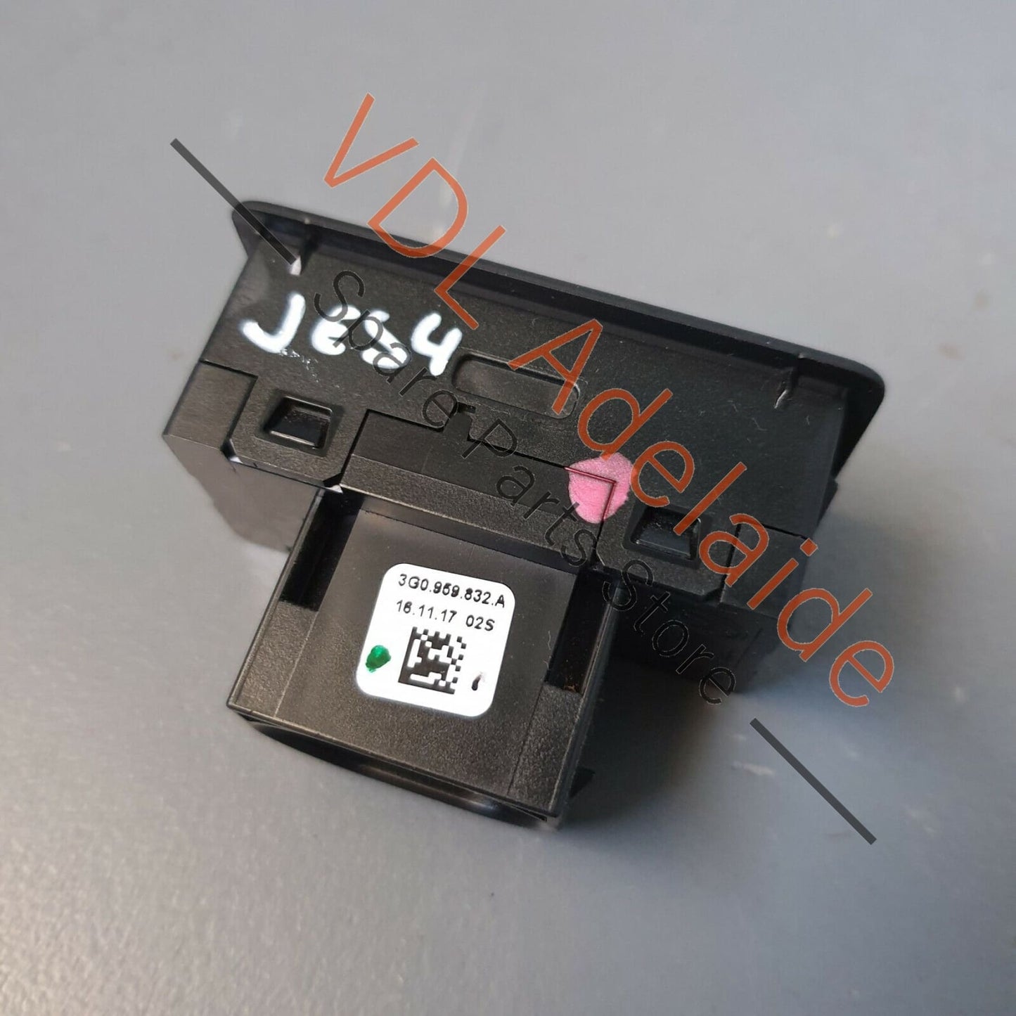 VW Tiguan MQB Mk2 Electric Tailgate Lid Lock 'Easy Close' Switch 3G0959832A 3G0959832A