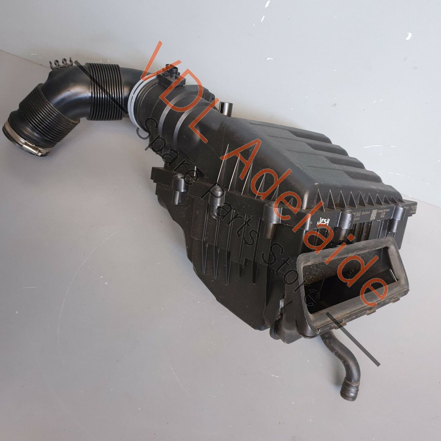 VW Tiguan MQB Mk2 1.6 2.0L Diesel Air Filter Box Assembly with Air Mass Meter 5Q0129607AA