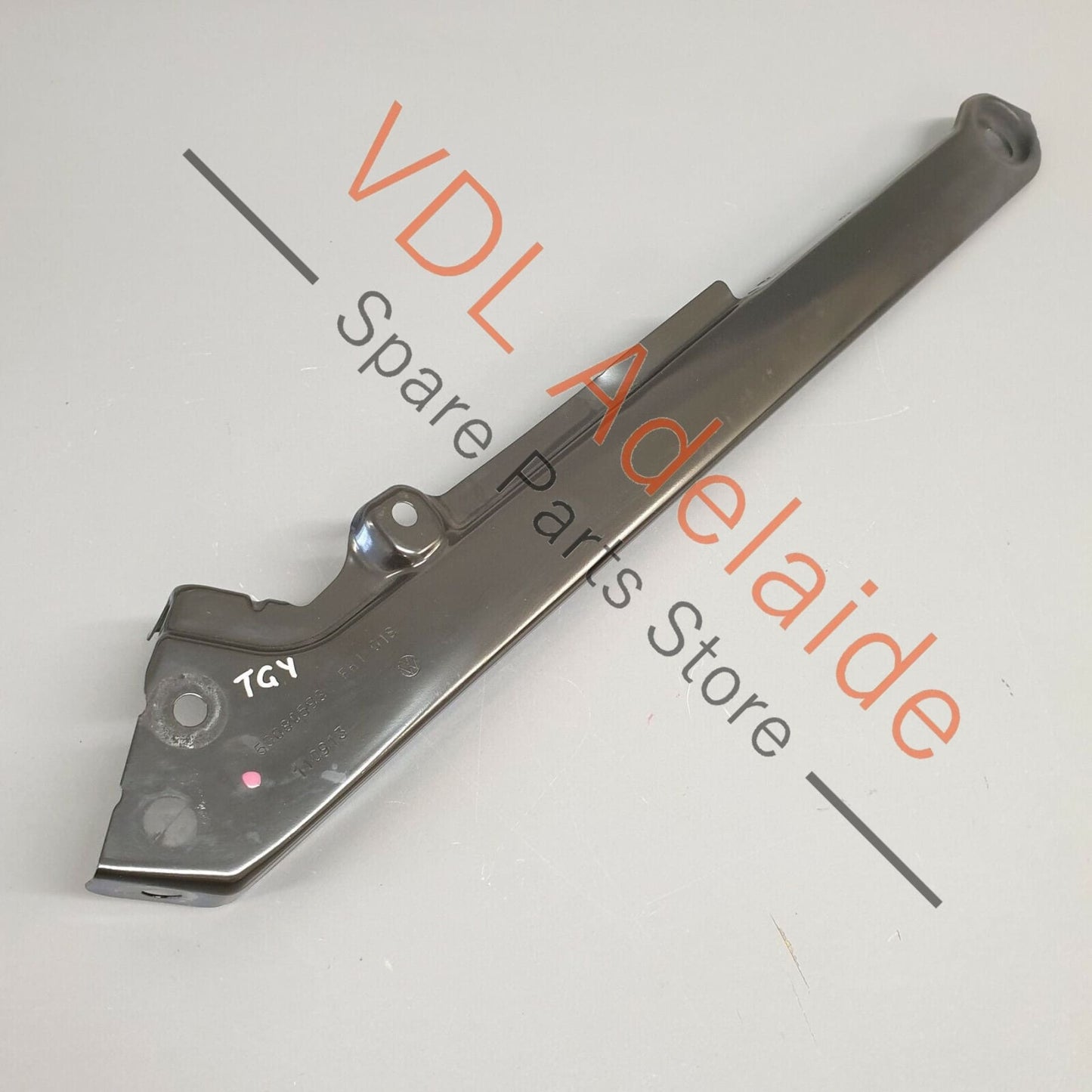 VW Golf MK7 Wagon Radiator Lock Carrier Left Upper Brace Support 5G0805931 5G0805931
