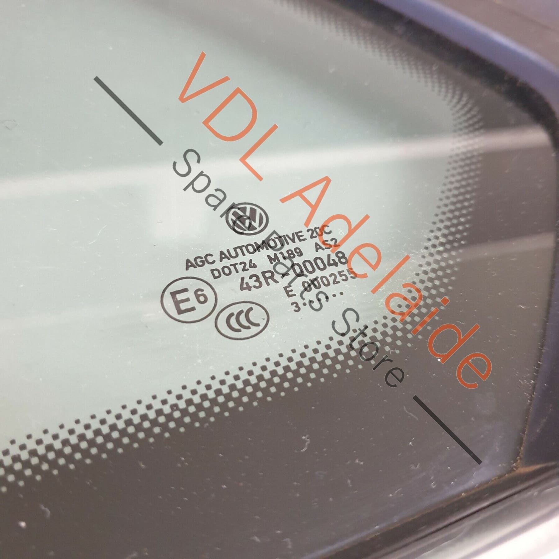 VW Golf MK7 Wagon Left Side Rear Hatch Window with Trim Moulding 5G9845297T 5G9845297