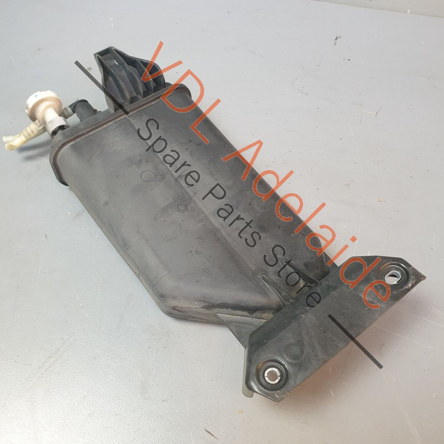 VW Passat R36 B6 3C Activated Charcoal Canister 3C0201801E for Petrol Vehicle 3C0201801E