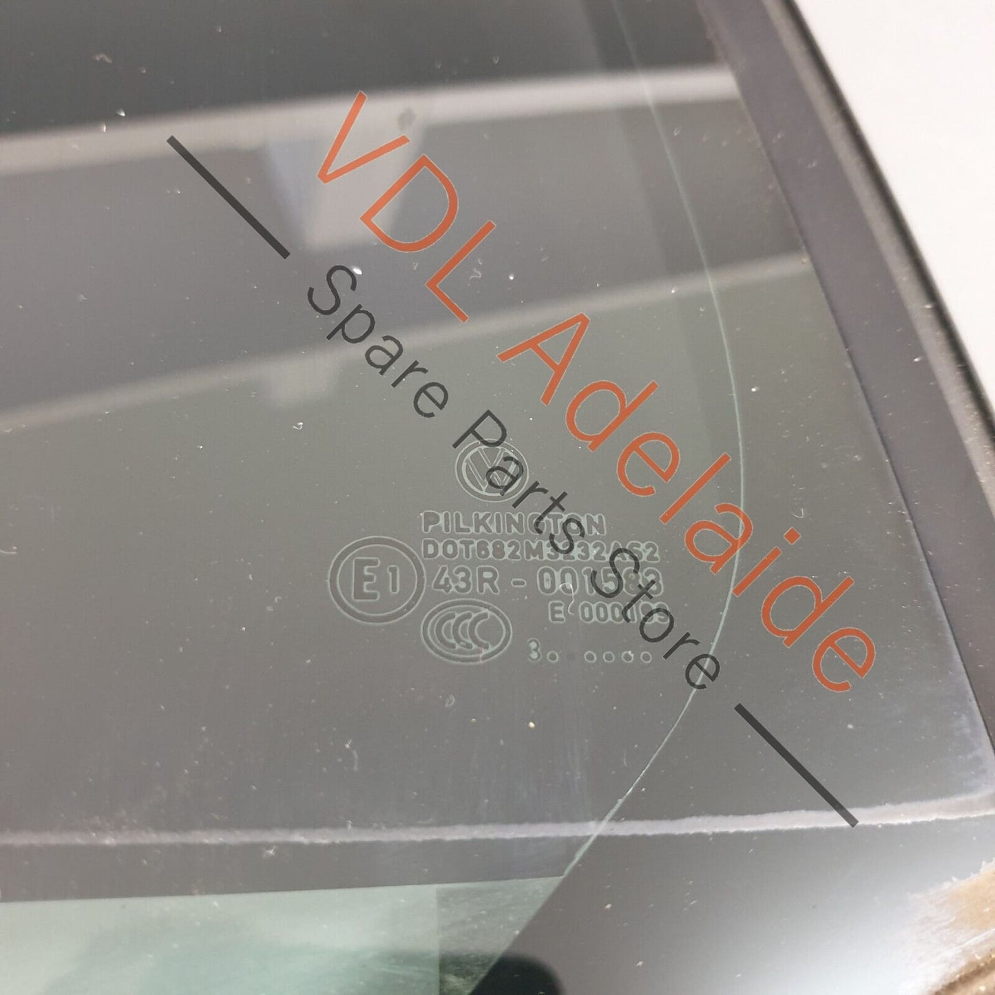 VW Golf MK7 Wagon Left LHS Fixed Window for Rear Door 5G9845213B 5G9845213B
