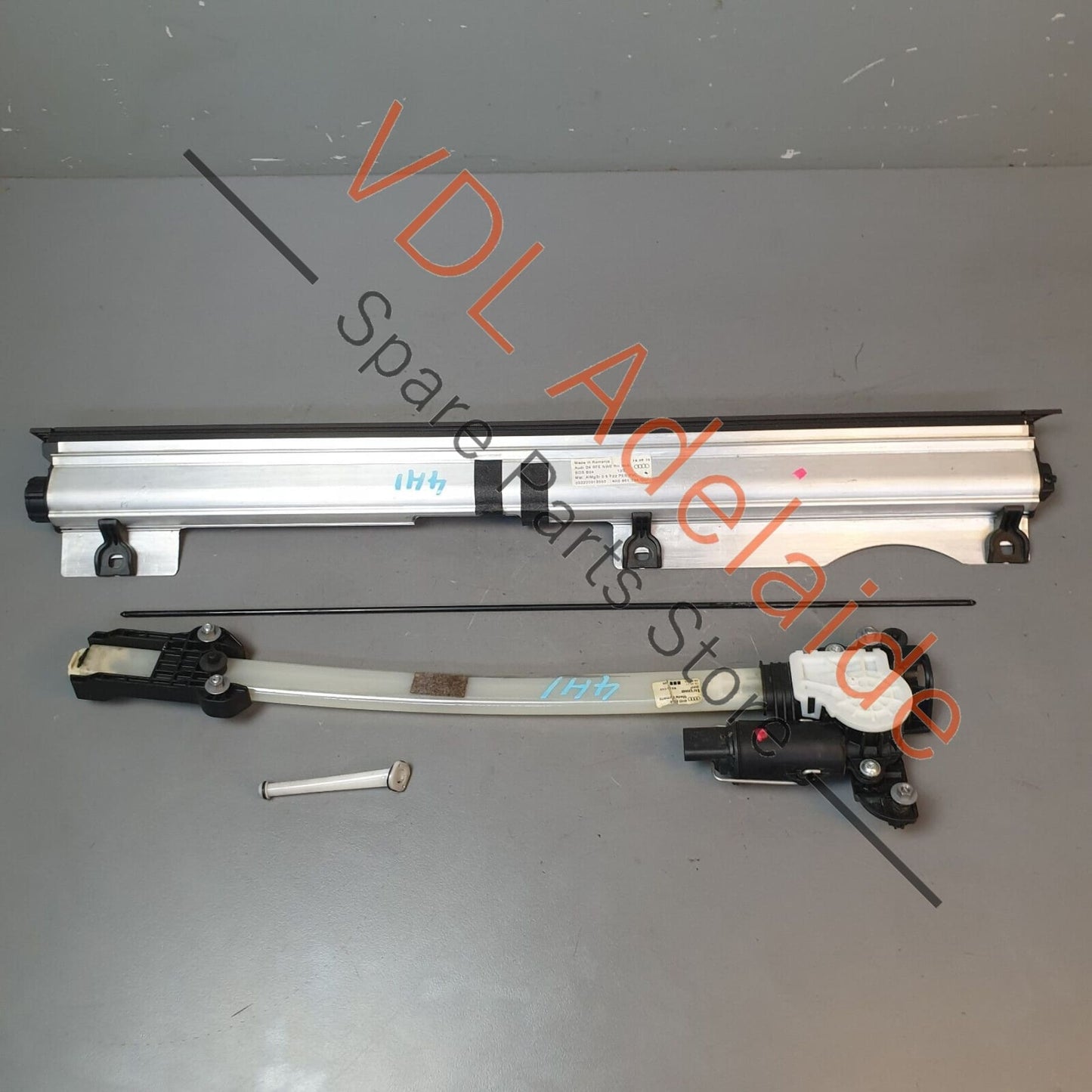 Genuine Audi A8 4H Right Rear Electric Roller Sunshade Blind Assembly Kit 4H0861334Q0F