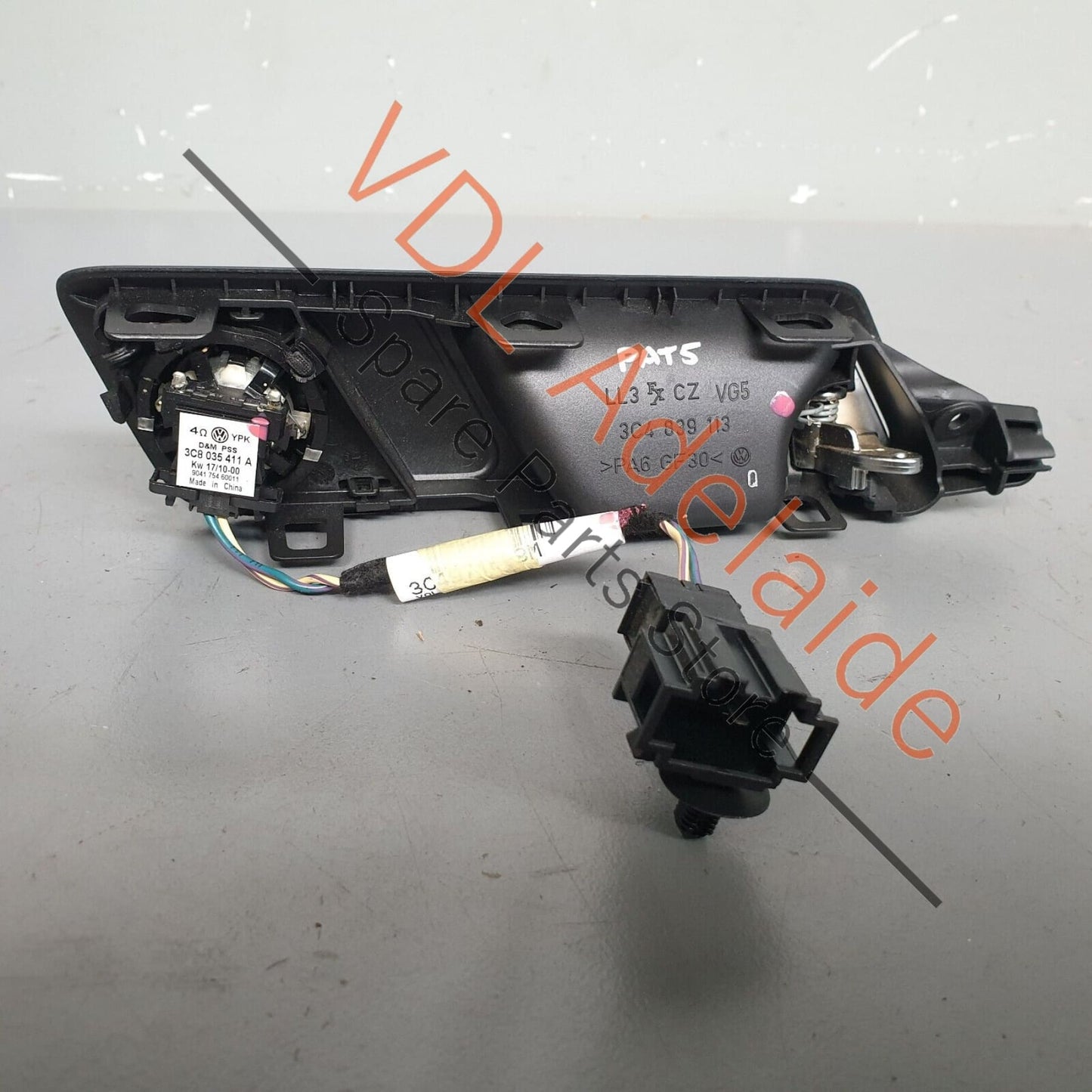 VW R36 Passat 3C B6 Rear Left Interior Door Handle with Speaker 3C4839113Q 3C4839113Q