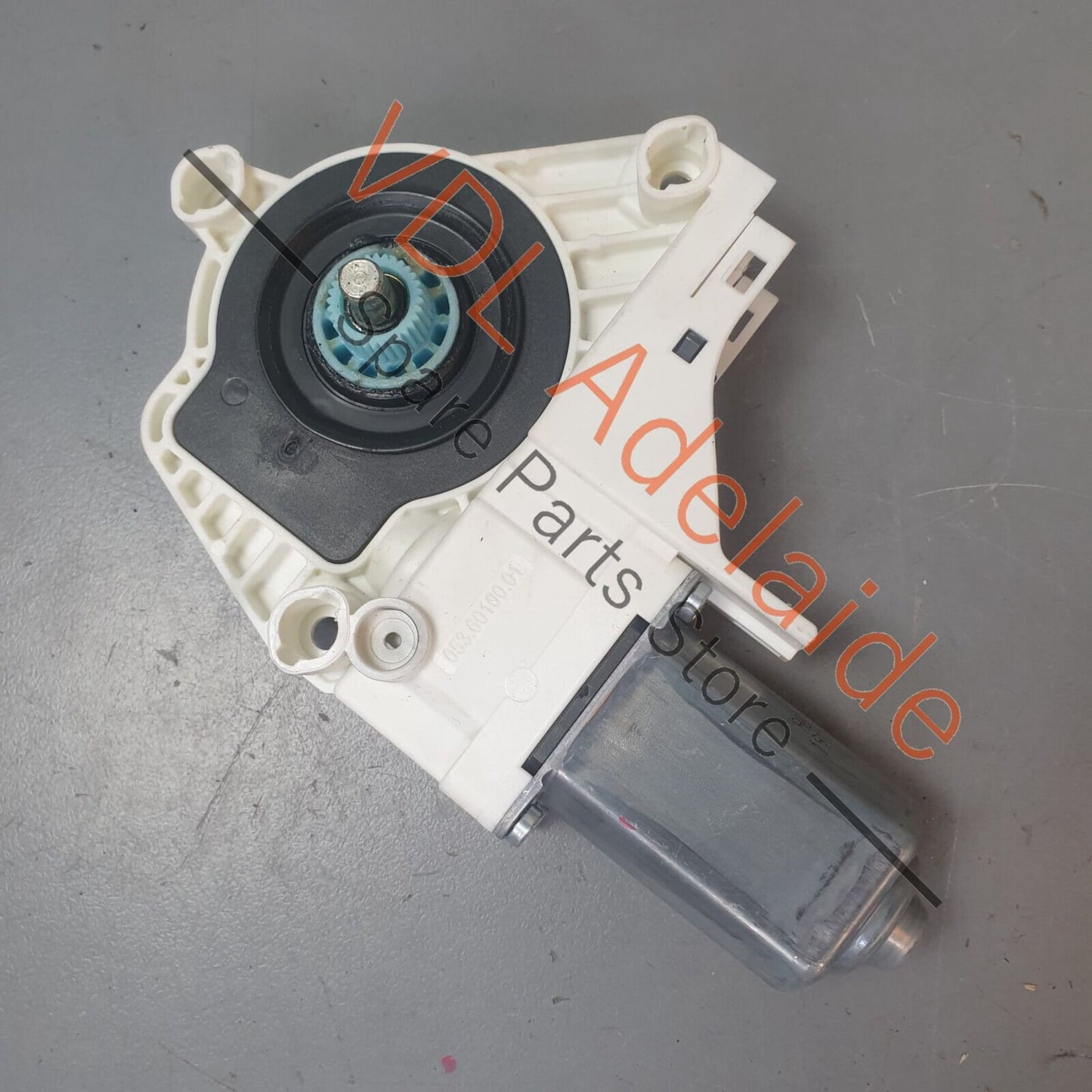 Audi Q7 6.0 V12 4L Left Side Power Window Regulator Motor 8T0959802B 8K0959802A 8T0959802B