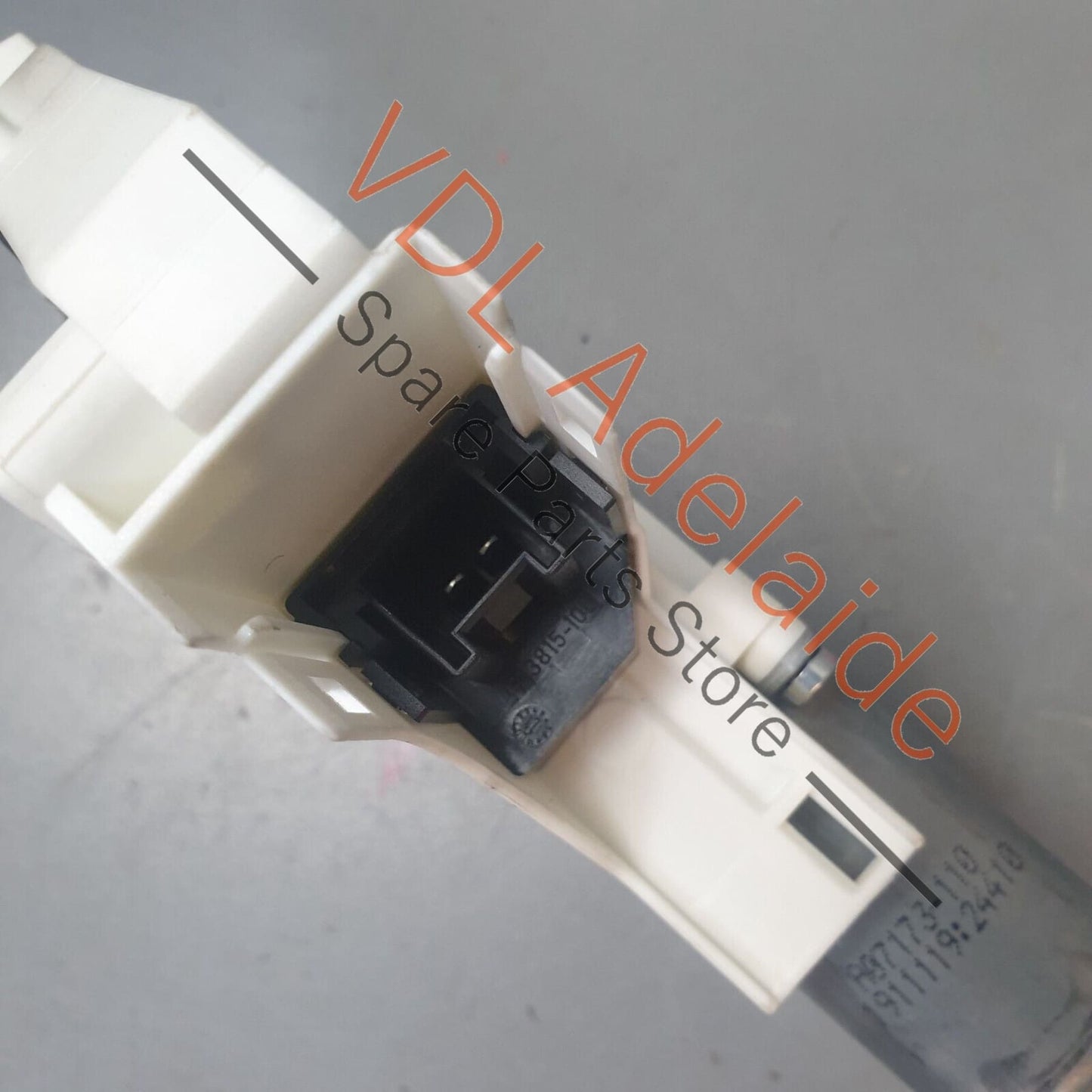 Audi Q7 6.0 V12 4L Left Side Power Window Regulator Motor 8T0959802B 8K0959802A 8T0959802B
