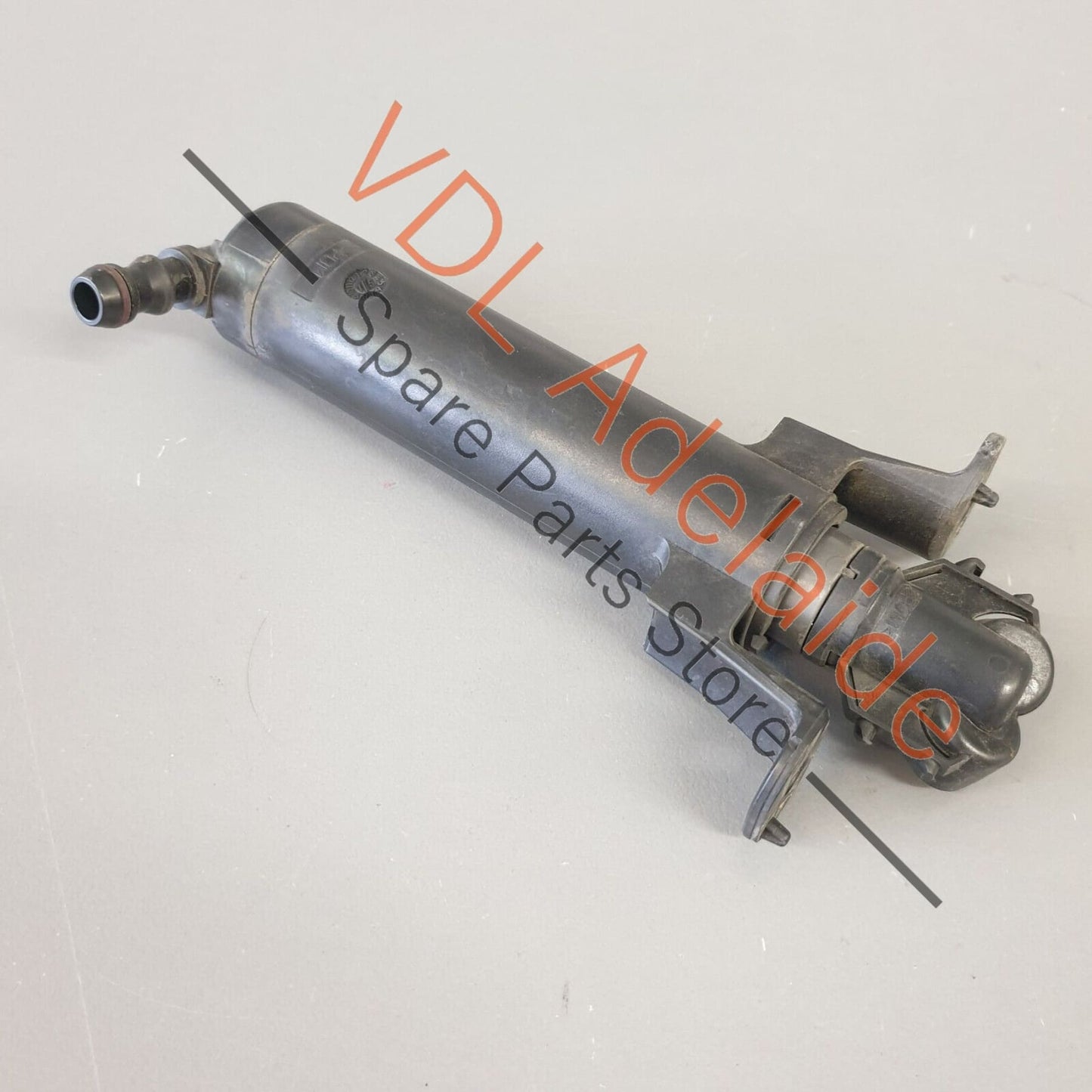Audi RS3 8V Right Side Lift Cylinder for Headlight Washer System 8V0955102
