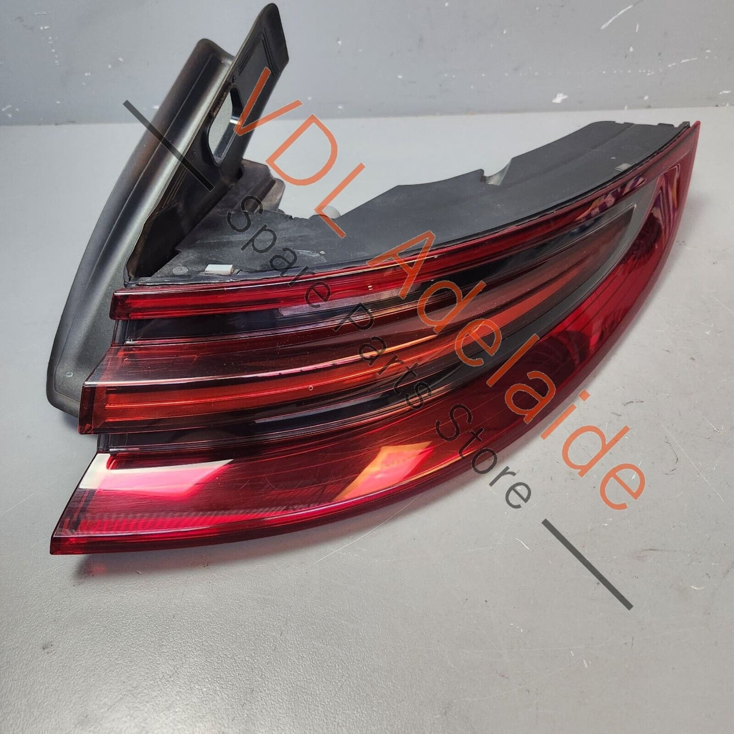 Genuine OEM Porsche Panamera 971 Rear Right Side LED Tail Light Taillight Lamp 971945092B