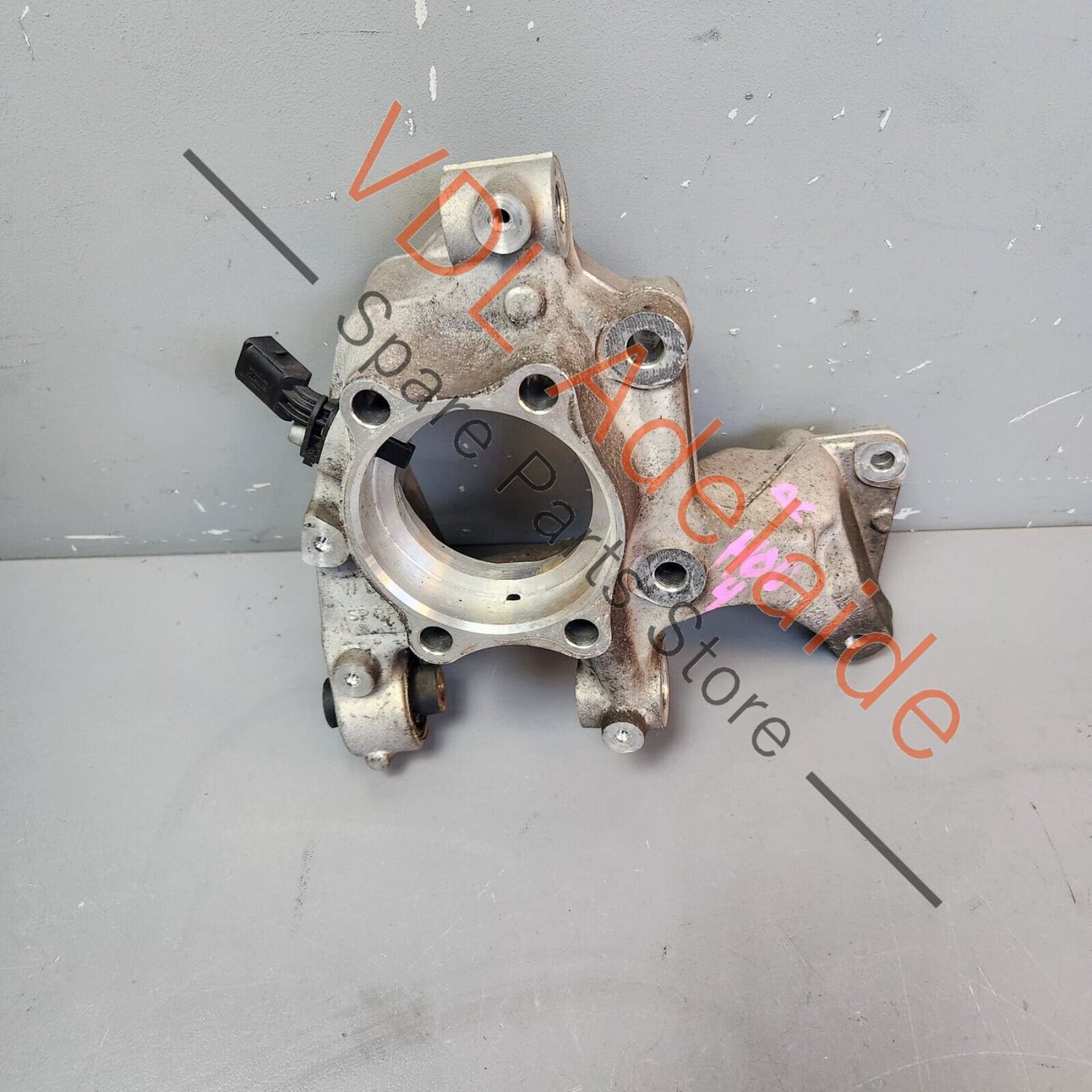 VW Golf R MK6 Right Side RHS Rear Suspension Wheel Bearing Housing Hub Knuckle