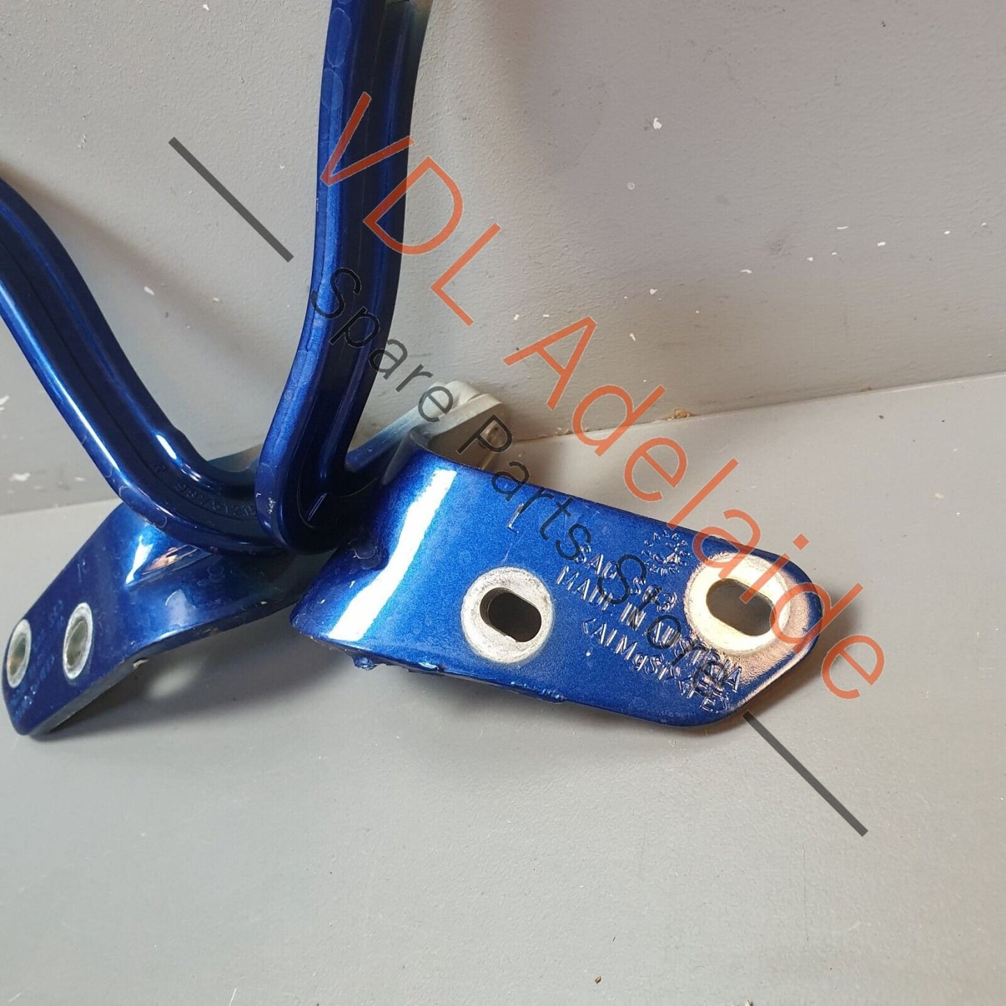 Porsche Cayman R 987 Rear Hatch Hinge Pair 98751215101 98751215201 98751215101