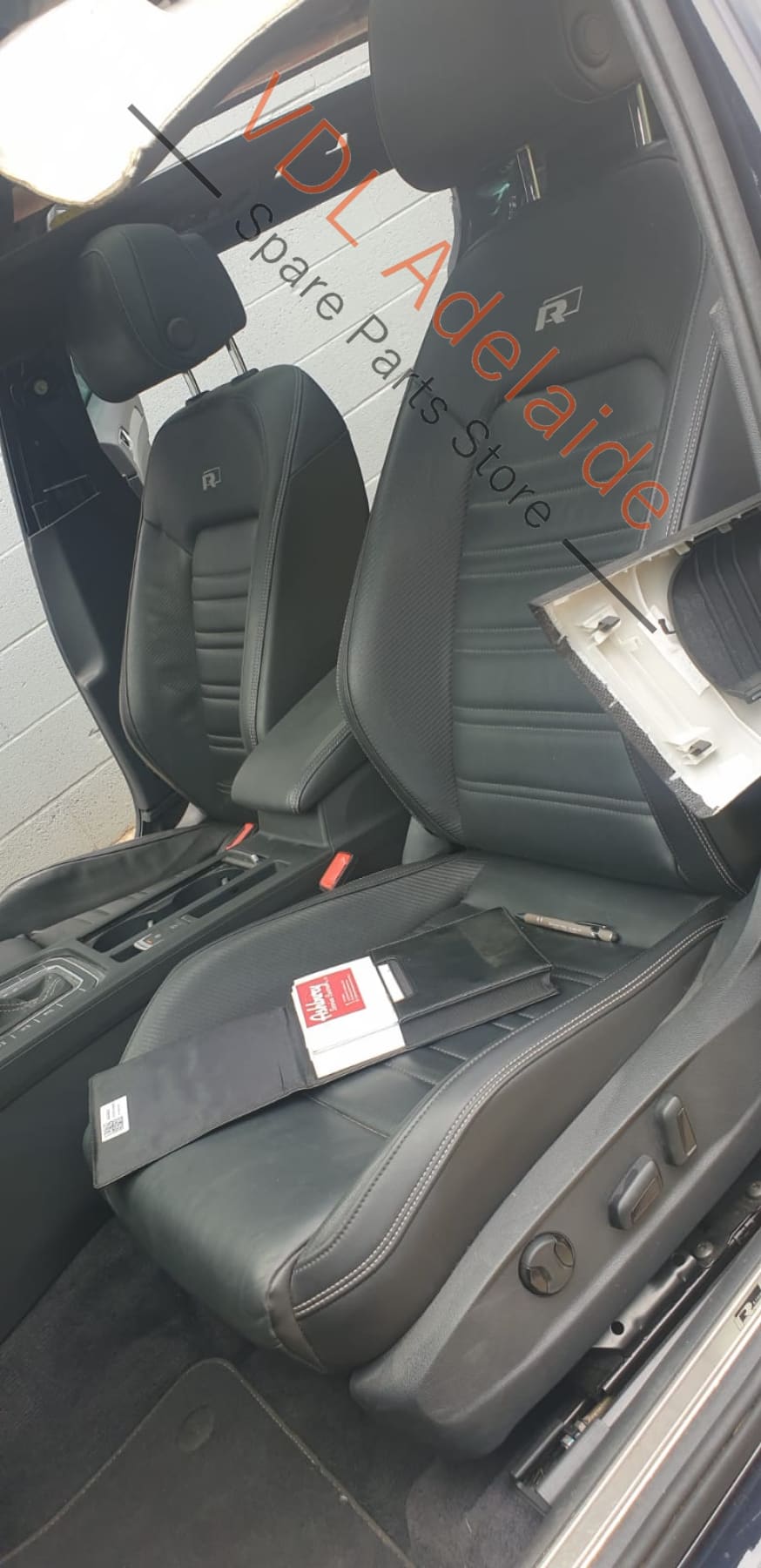 VW Passat R-Line Wagon B8 3G RHD Drivers Knee Airbag Unit 3G2880842F