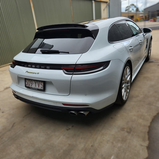 Porsche 971 Panamera e-Hybrid. Parts wrecking dismantling. 